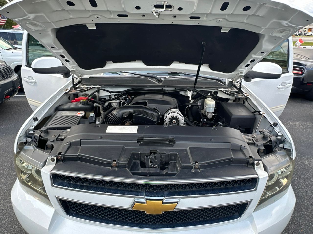 
								CHEVROLET SUBURBAN LT 1500 WHITE full									