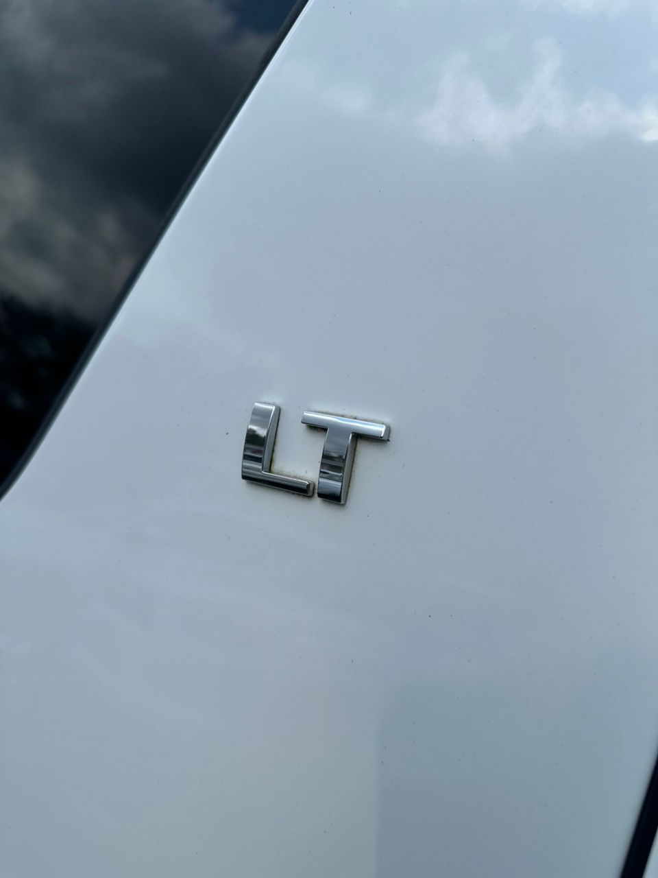 
								CHEVROLET SUBURBAN LT 1500 WHITE full									
