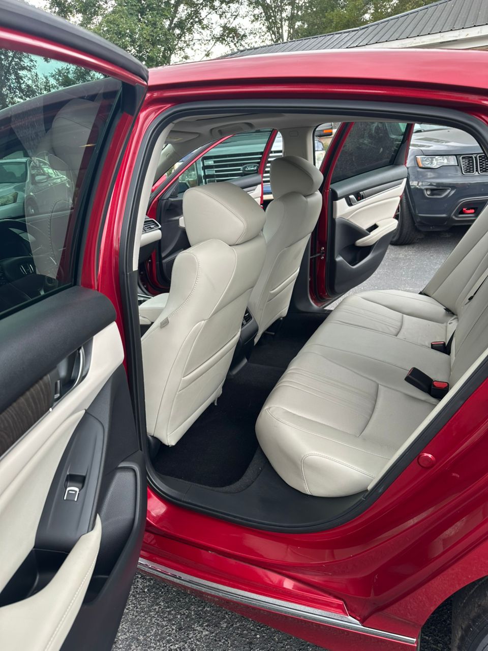 
								Honda Accord Sedan EX Red 2018 full									