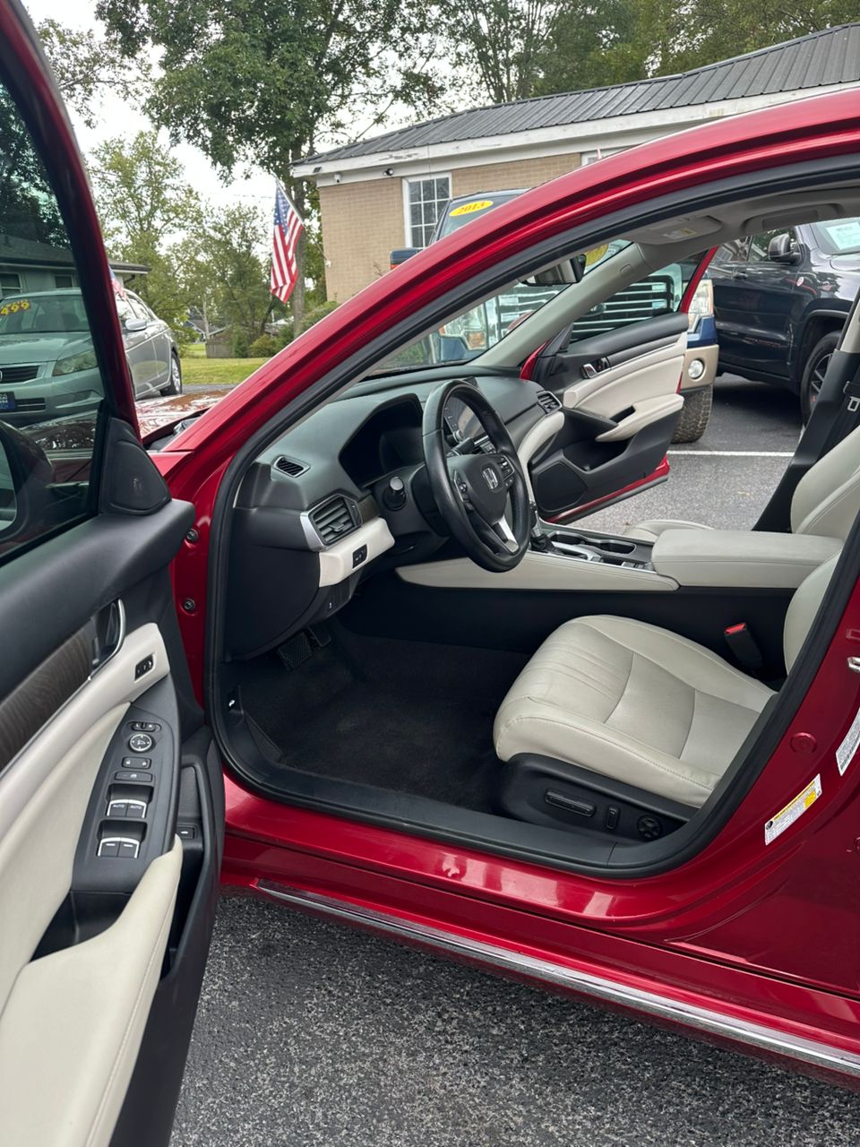 
								Honda Accord Sedan EX Red 2018 full									