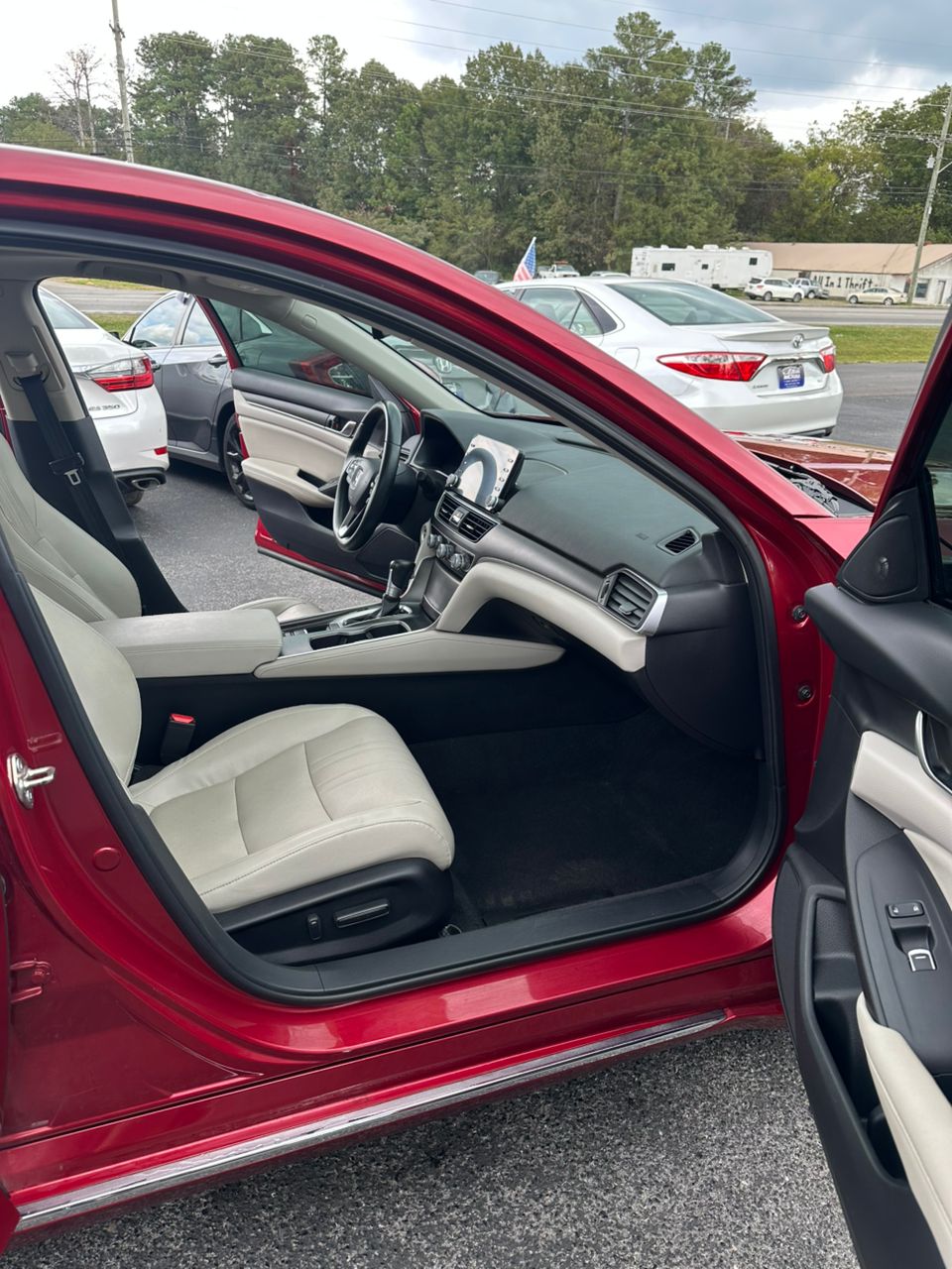 
								Honda Accord Sedan EX Red 2018 full									