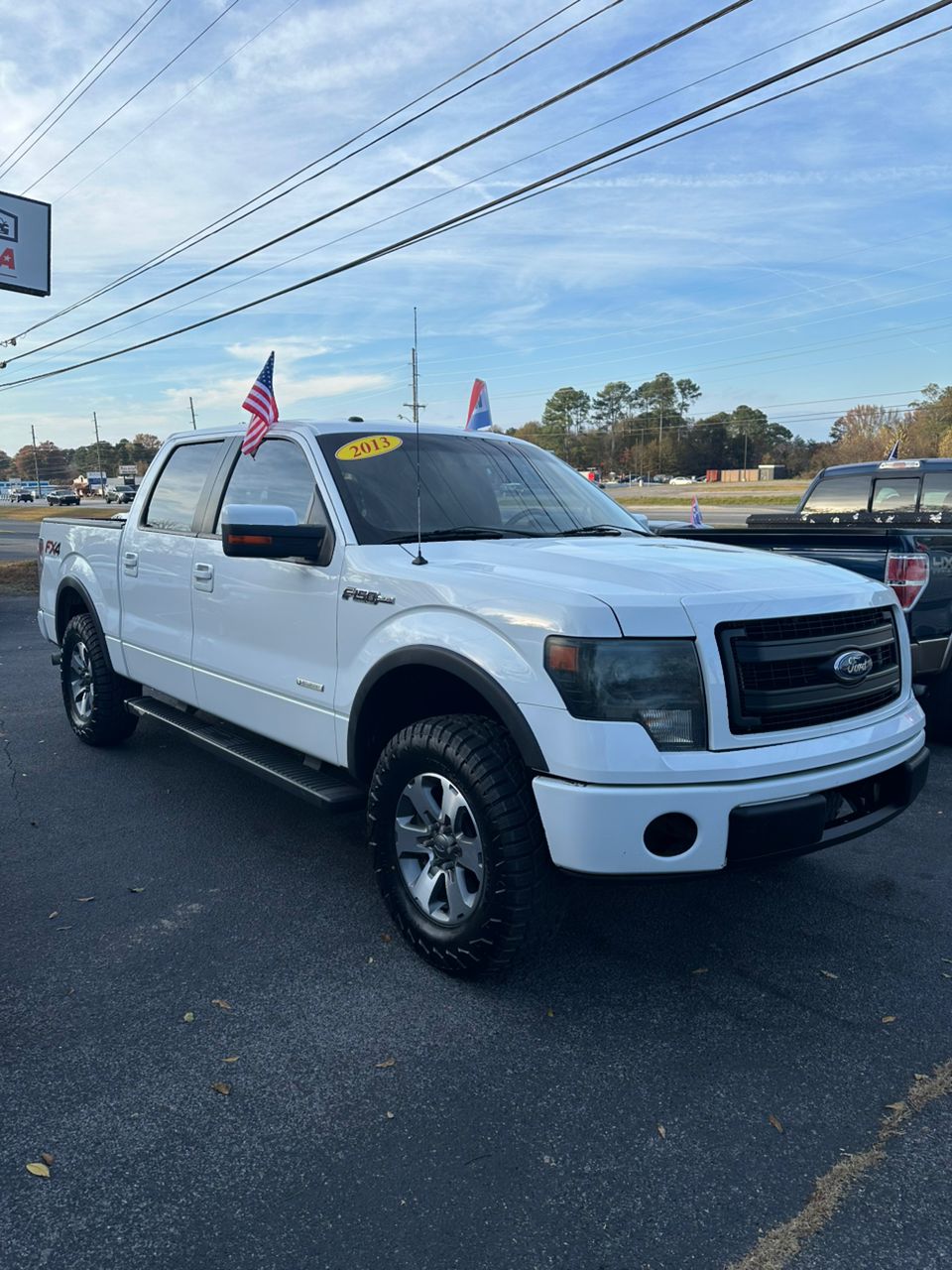 
								Ford F150 SuperCrew Cab FX4 2013 White full									