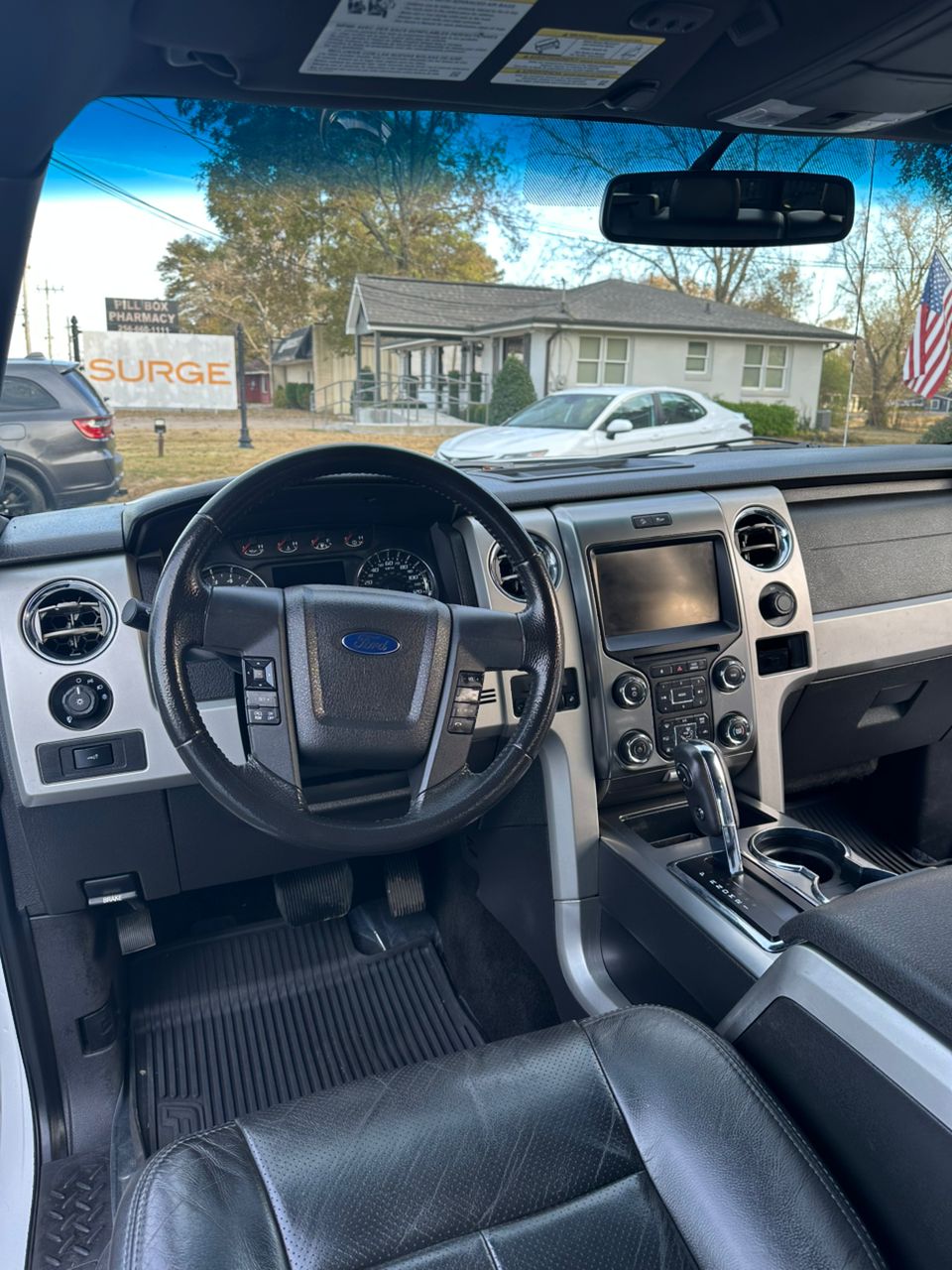 
								Ford F150 SuperCrew Cab FX4 2013 White full									