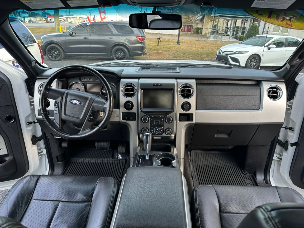 
								Ford F150 SuperCrew Cab FX4 2013 White full									