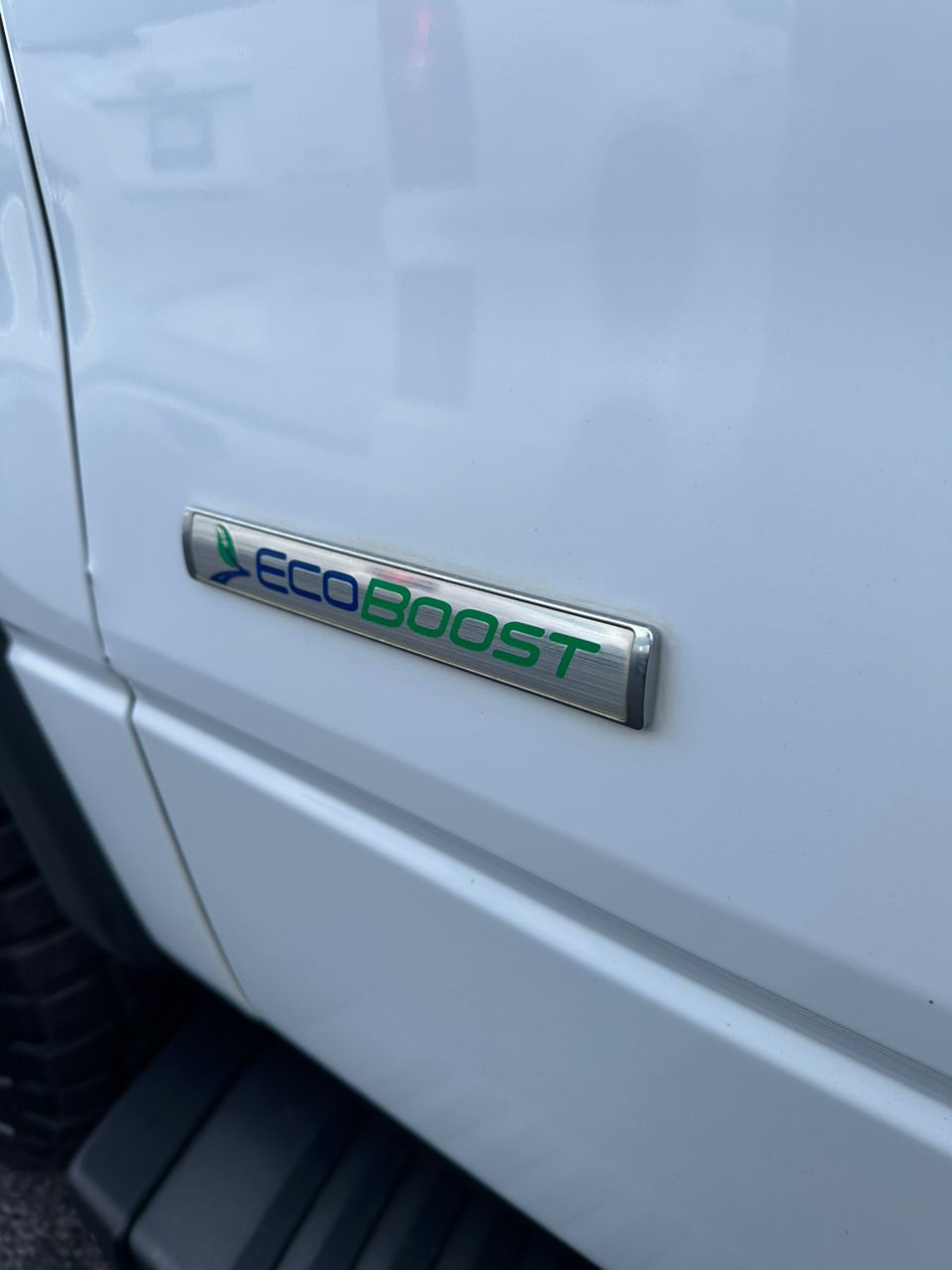 
								Ford F150 SuperCrew Cab FX4 2013 White full									