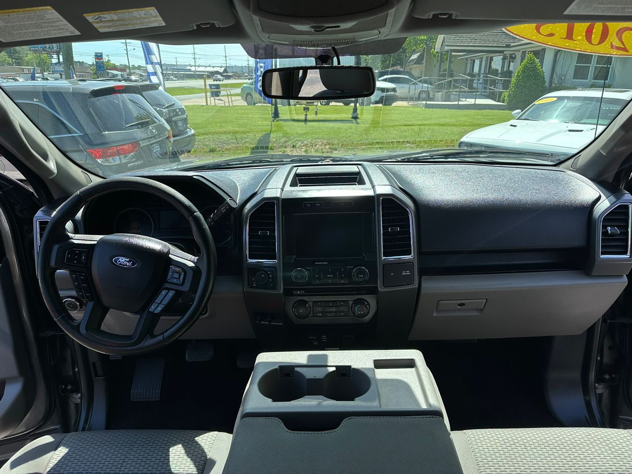 
								Ford F150 SuperCrew Cab XLT Pickup  Gray 2015 full									