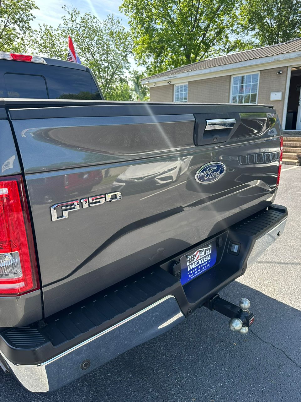 
								Ford F150 SuperCrew Cab XLT Pickup  Gray 2015 full									