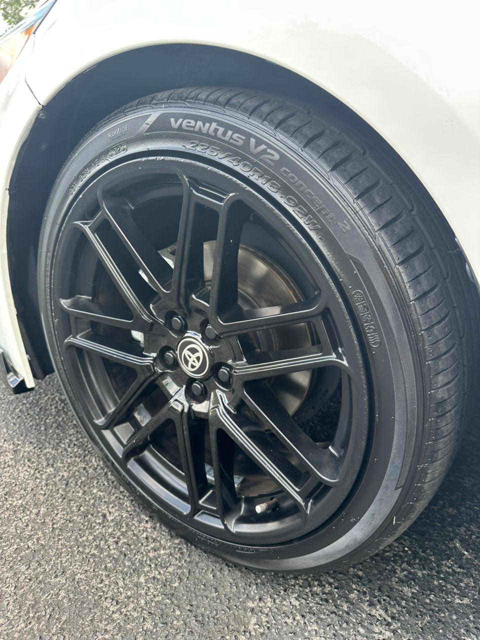 
								Toyota Corolla SE Apex Edition full									