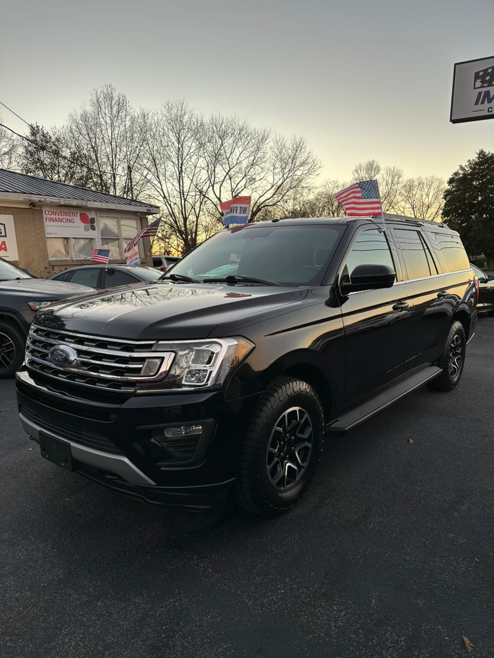 
								Ford Expedition Max XLT Sport full									