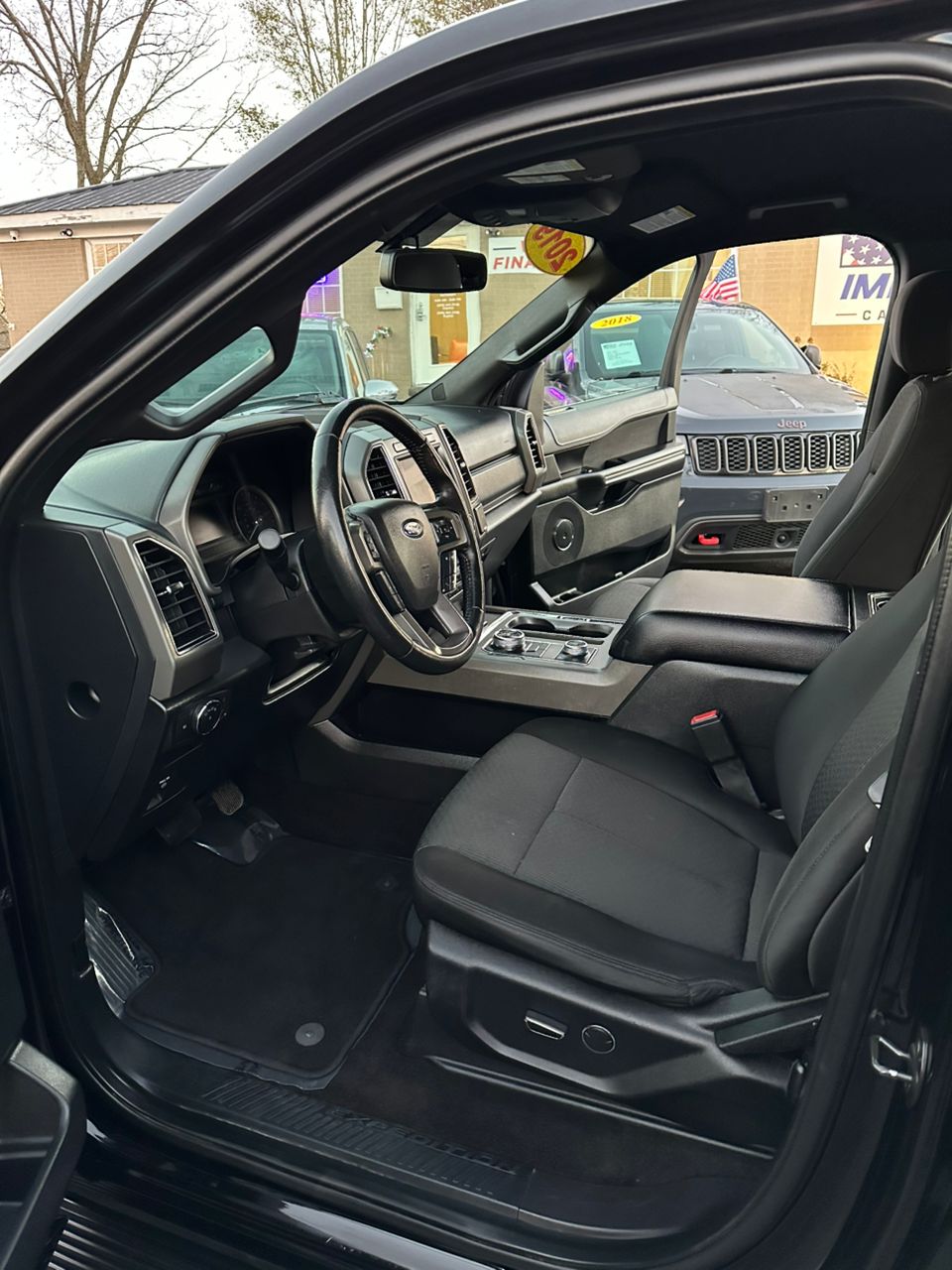 
								Ford Expedition Max XLT Sport full									