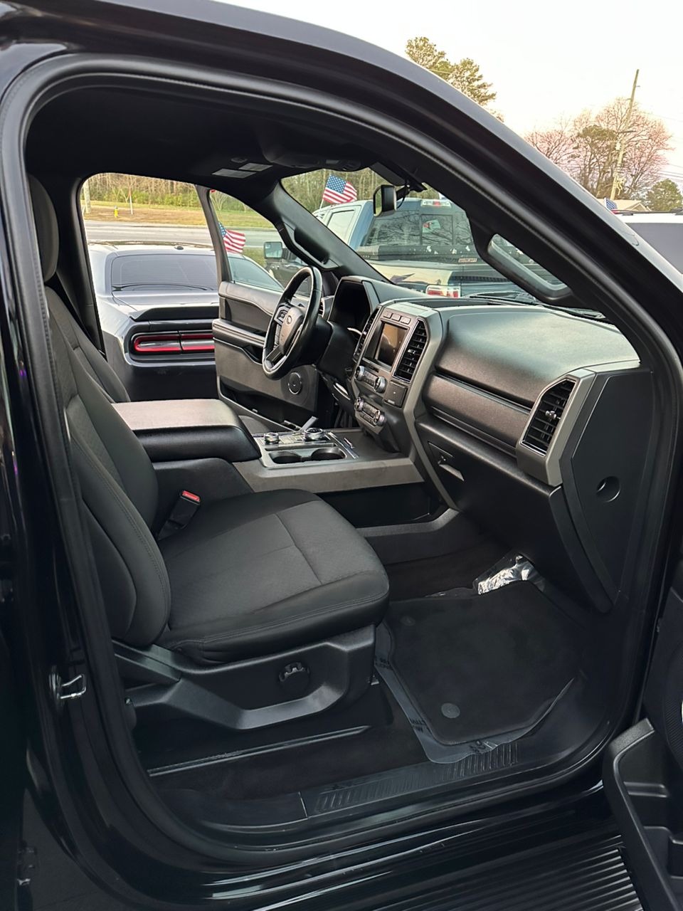 
								Ford Expedition Max XLT Sport full									
