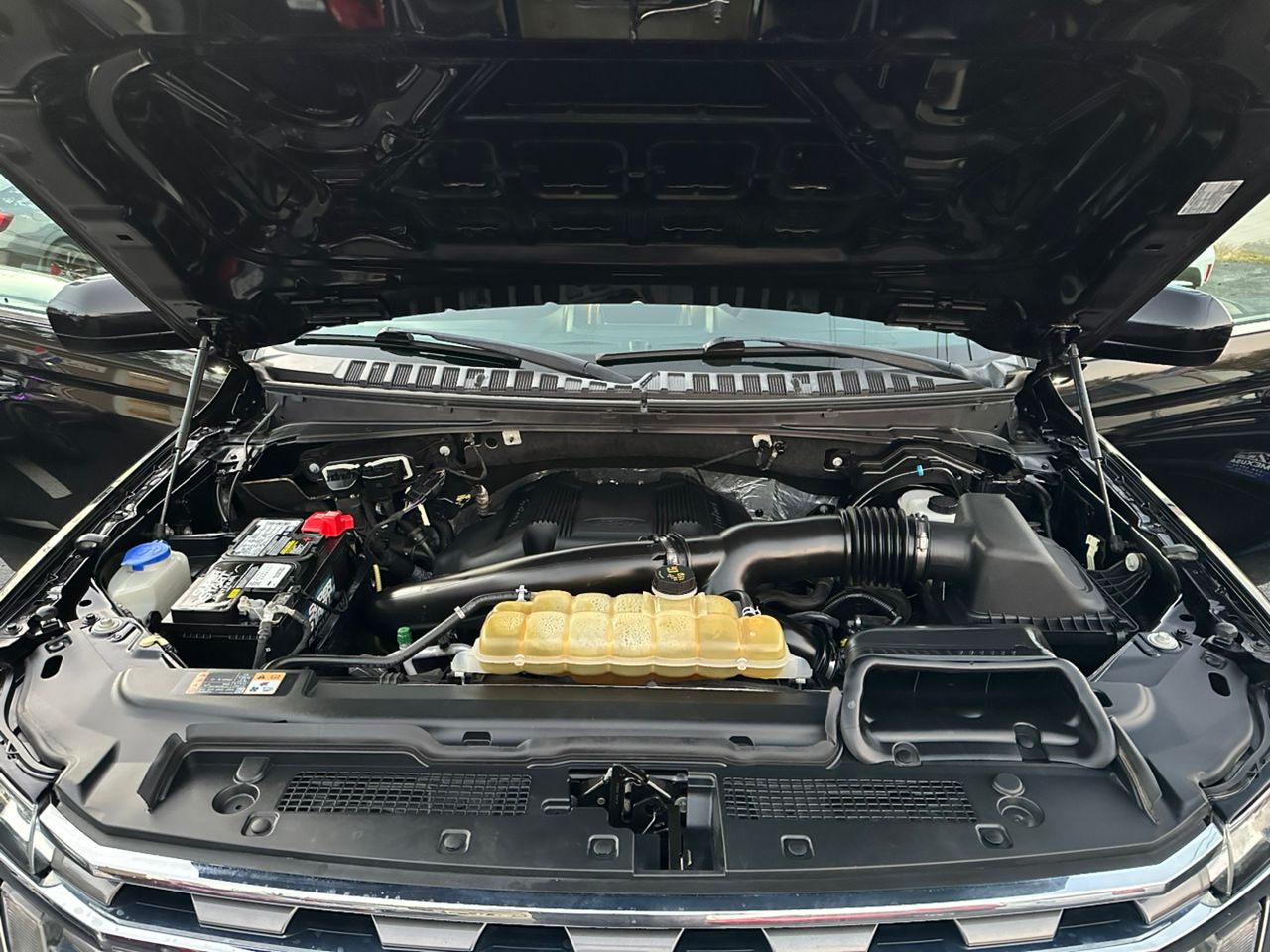 
								Ford Expedition Max XLT Sport full									