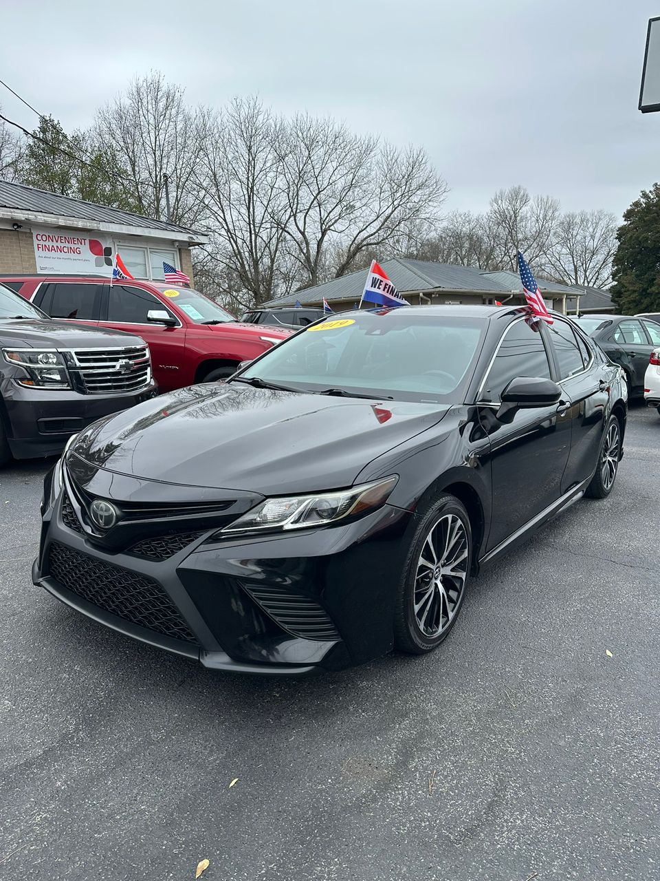 
								Toyota Camry SE Black 2019 full									