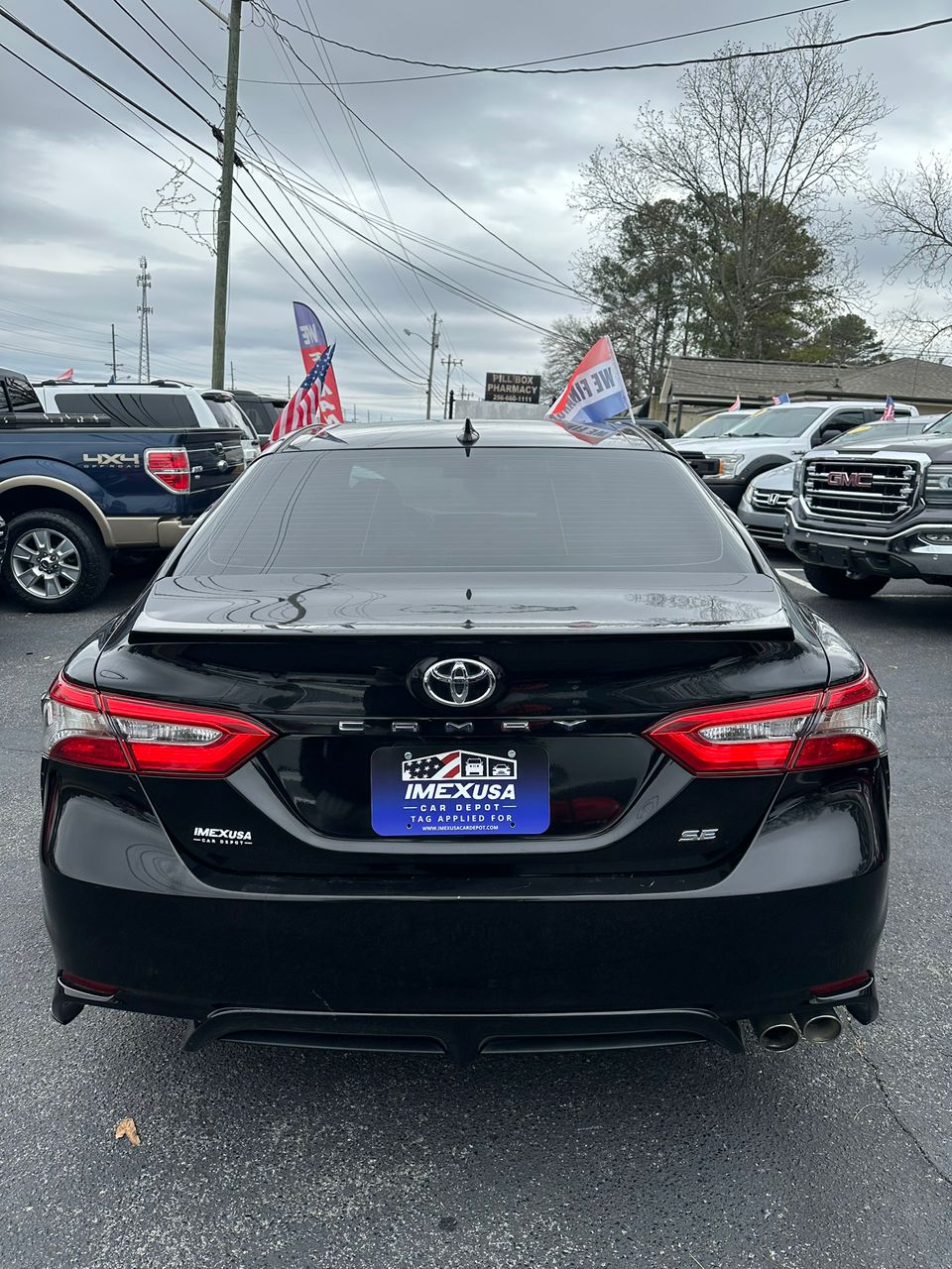 
								Toyota Camry SE Black 2019 full									