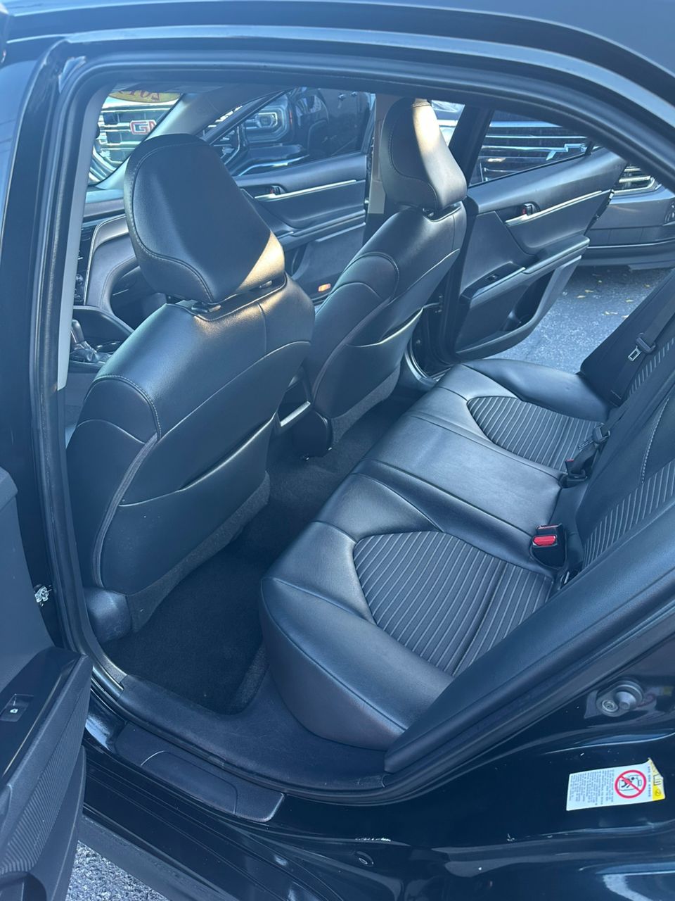 
								Toyota Camry SE Black 2019 full									