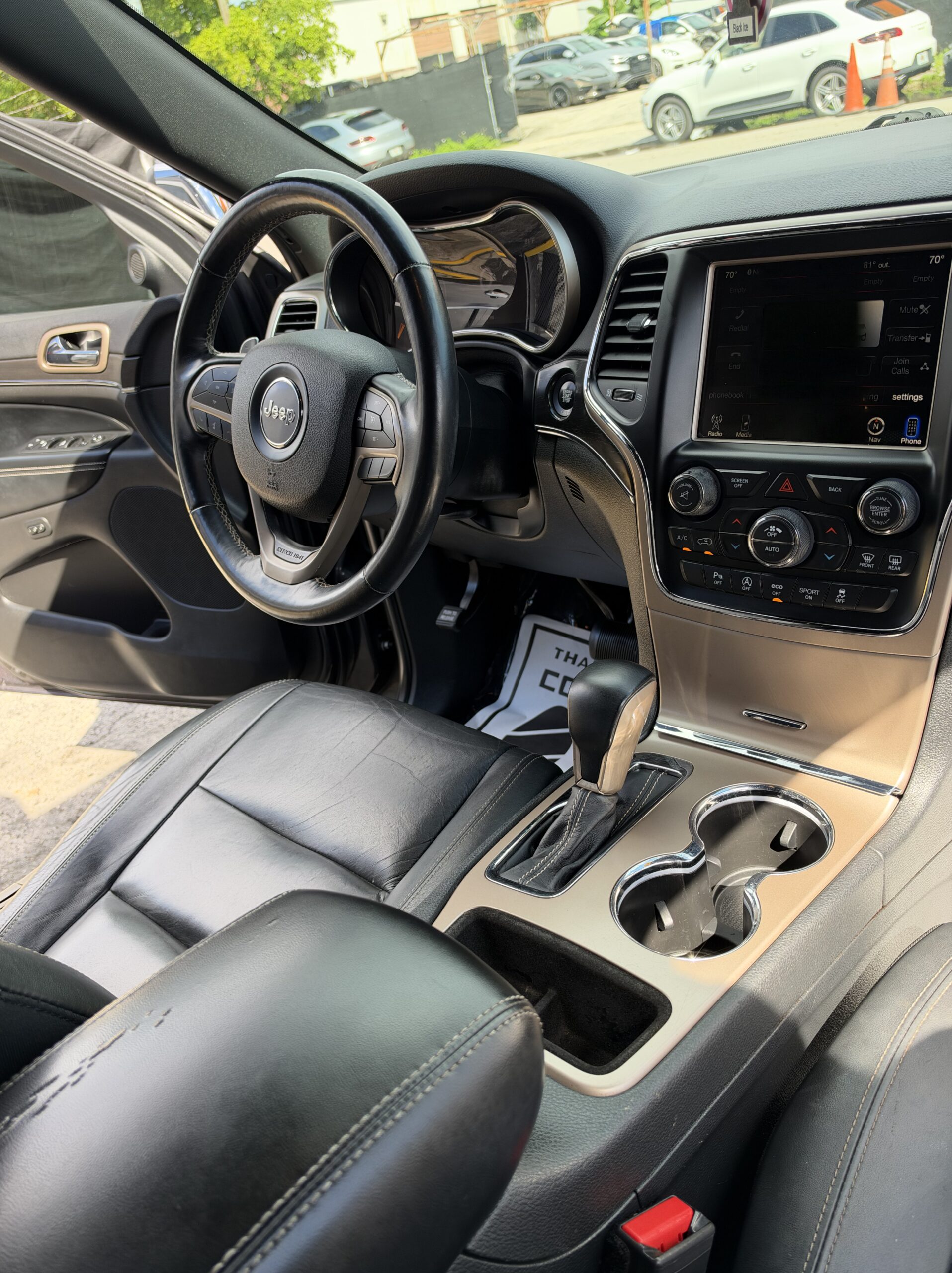 
								Jeep Grand Cherokee Limite 2017 Gray full									