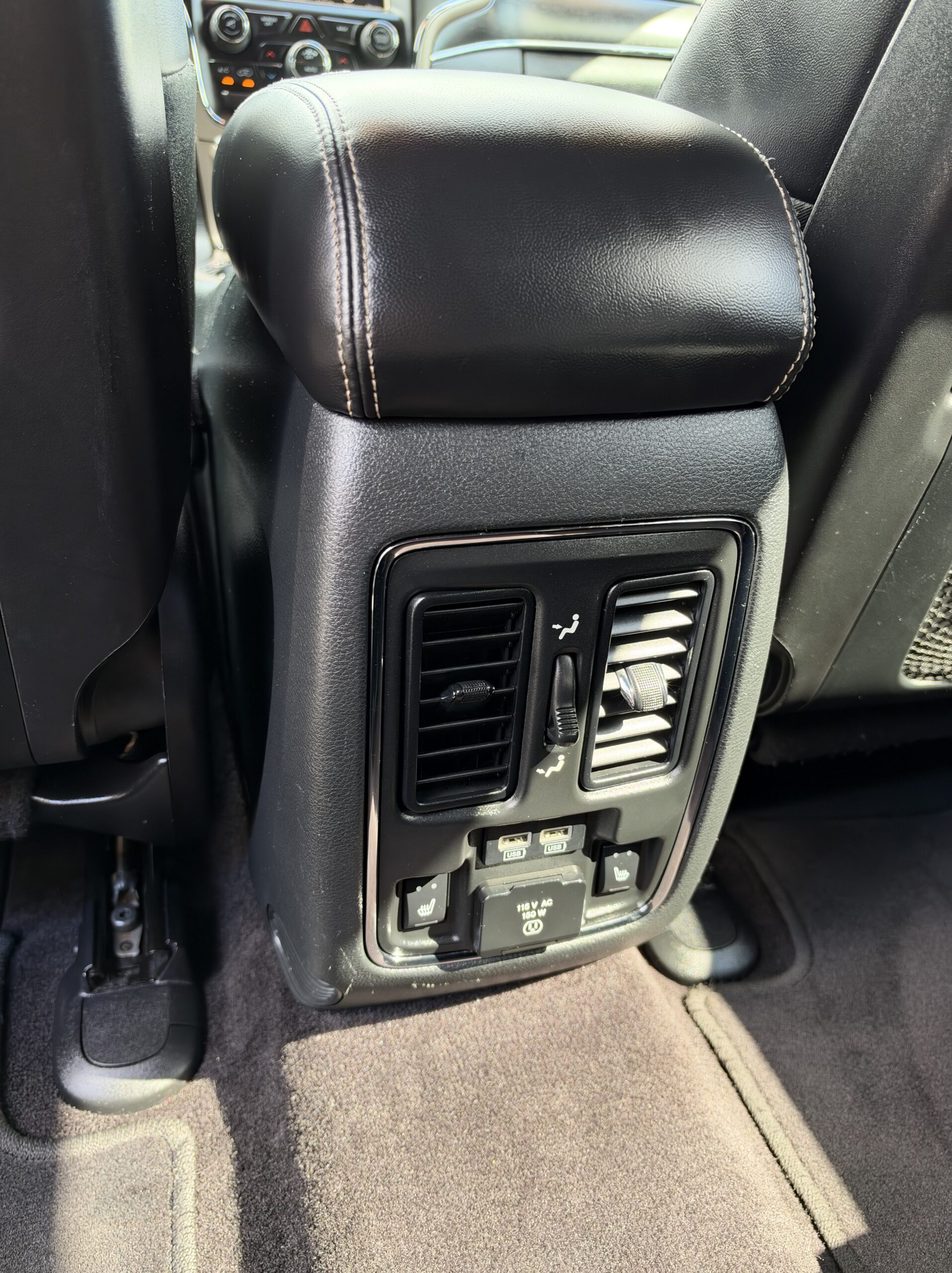 
								Jeep Grand Cherokee Limite 2017 Gray full									