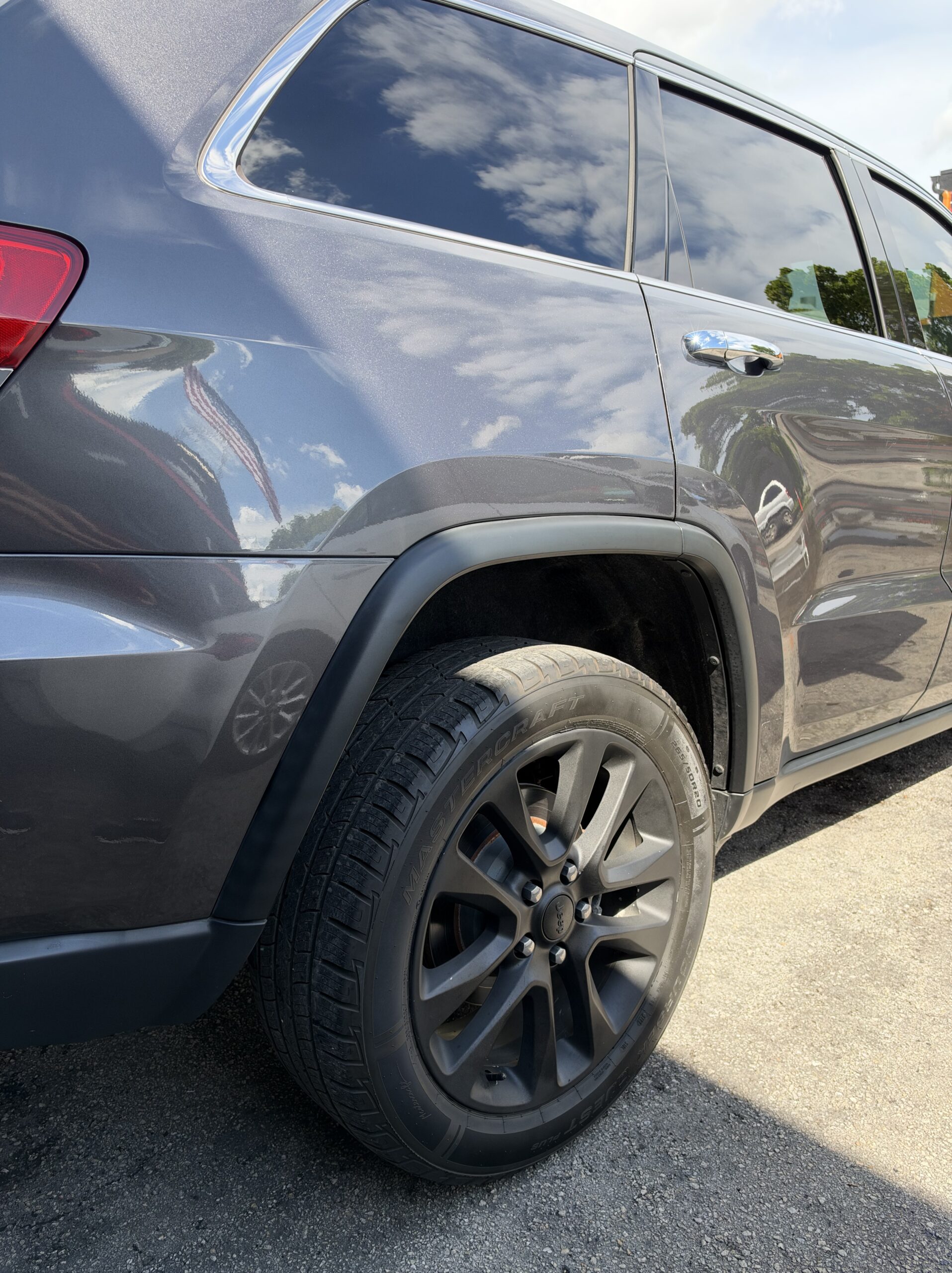 
								Jeep Grand Cherokee Limite 2017 Gray full									