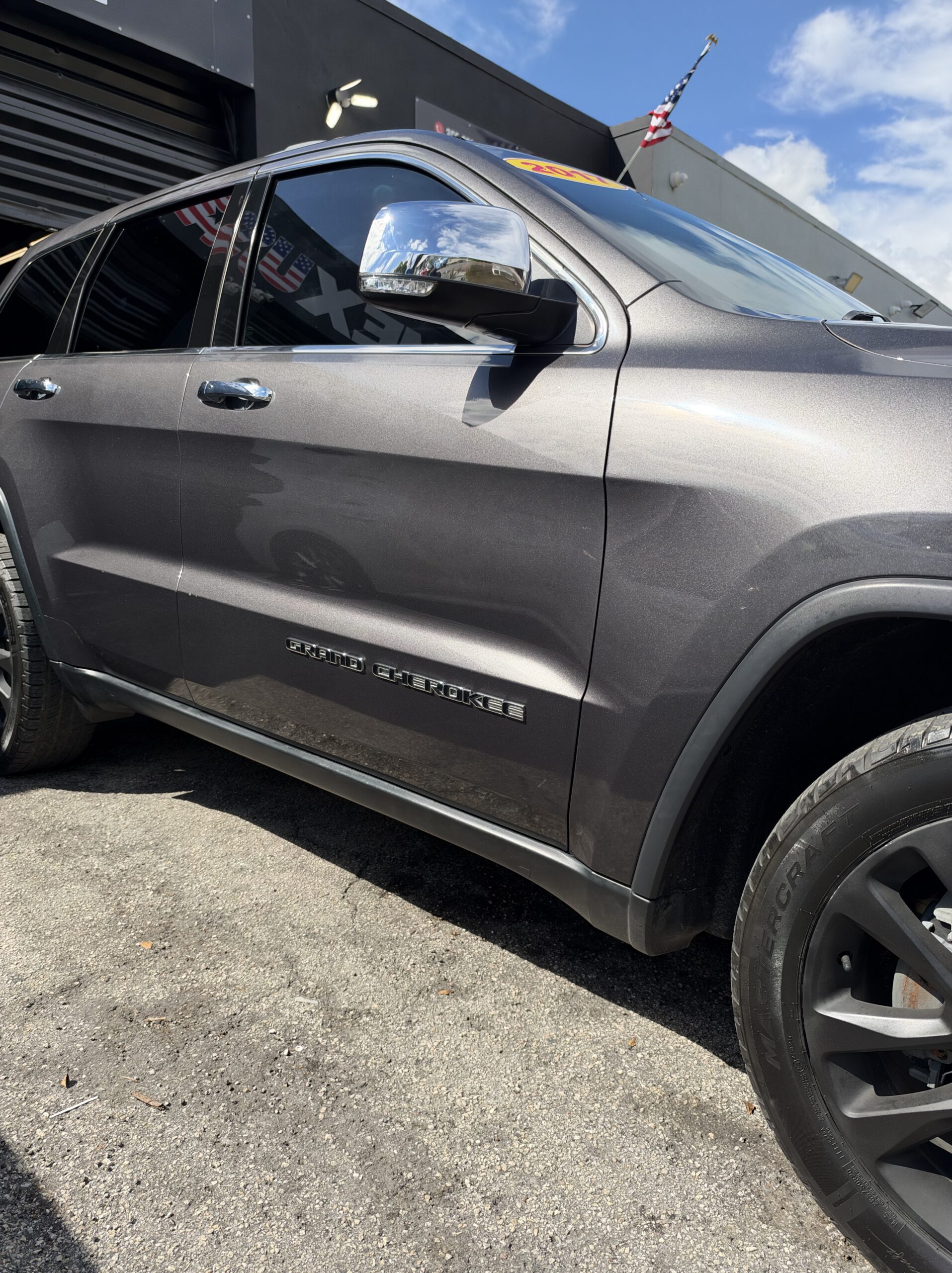 
								Jeep Grand Cherokee Limite 2017 Gray full									