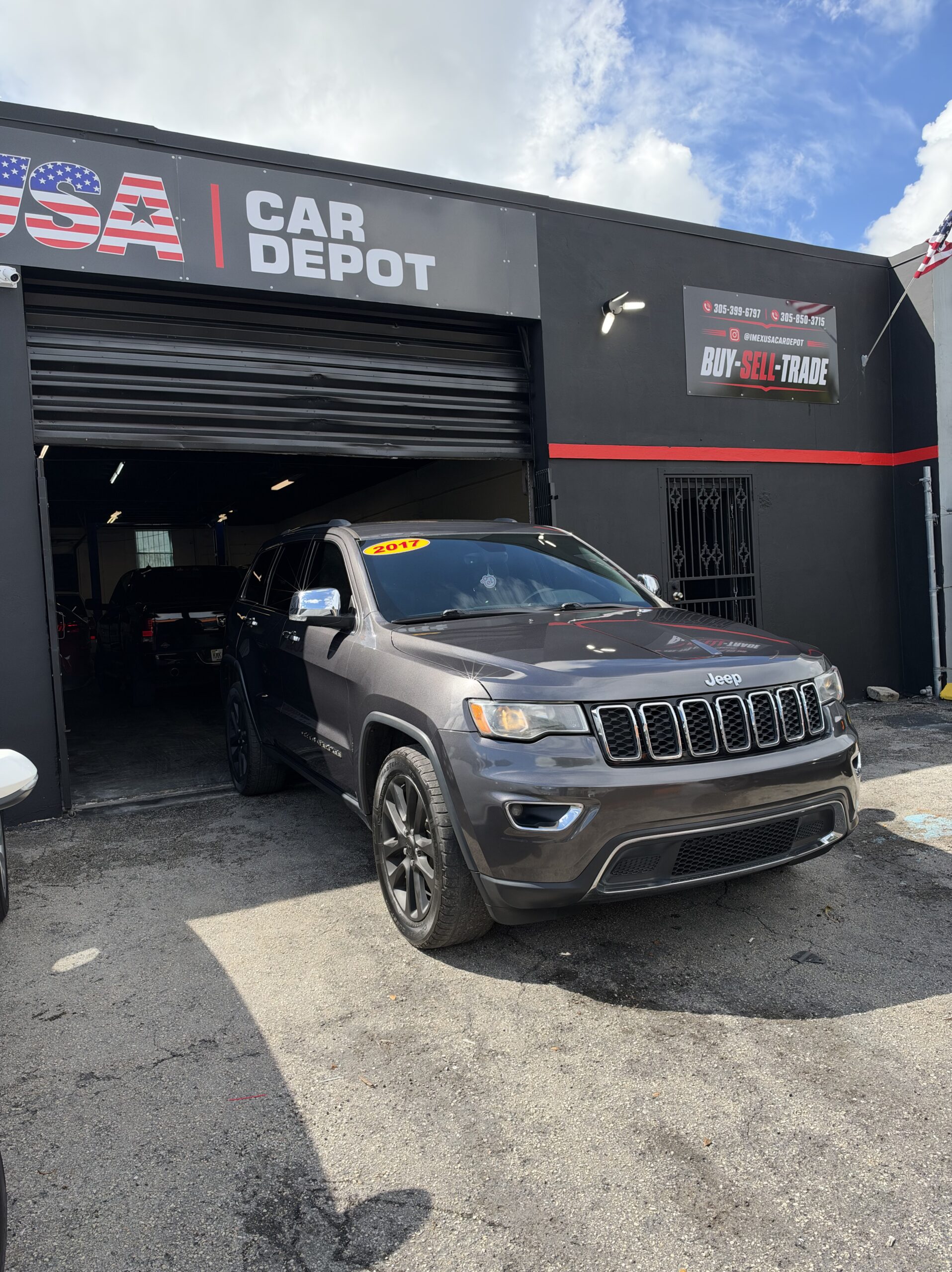 
								Jeep Grand Cherokee Limite 2017 Gray full									
