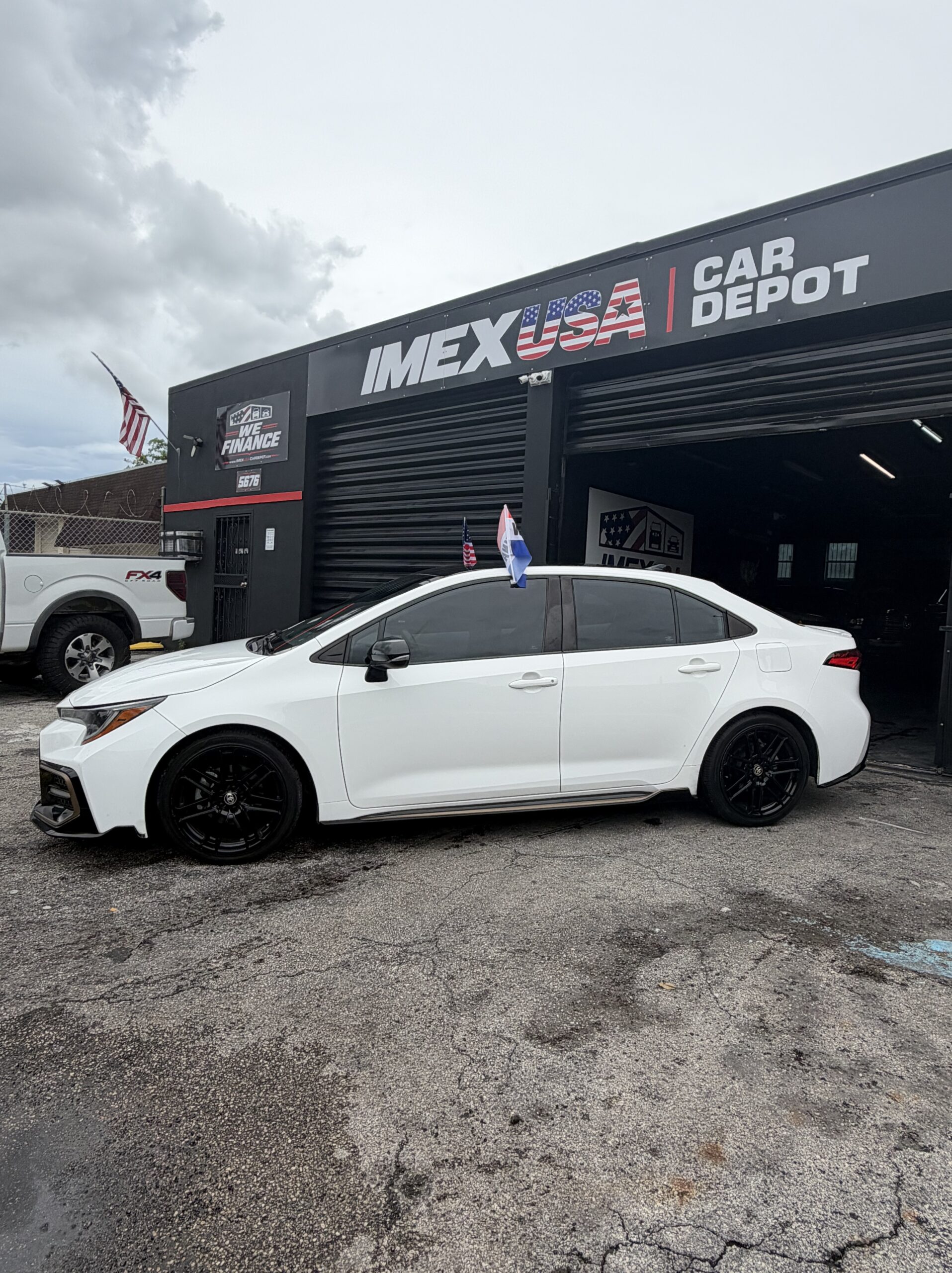 
								Toyota Corolla SE Apex Edition full									