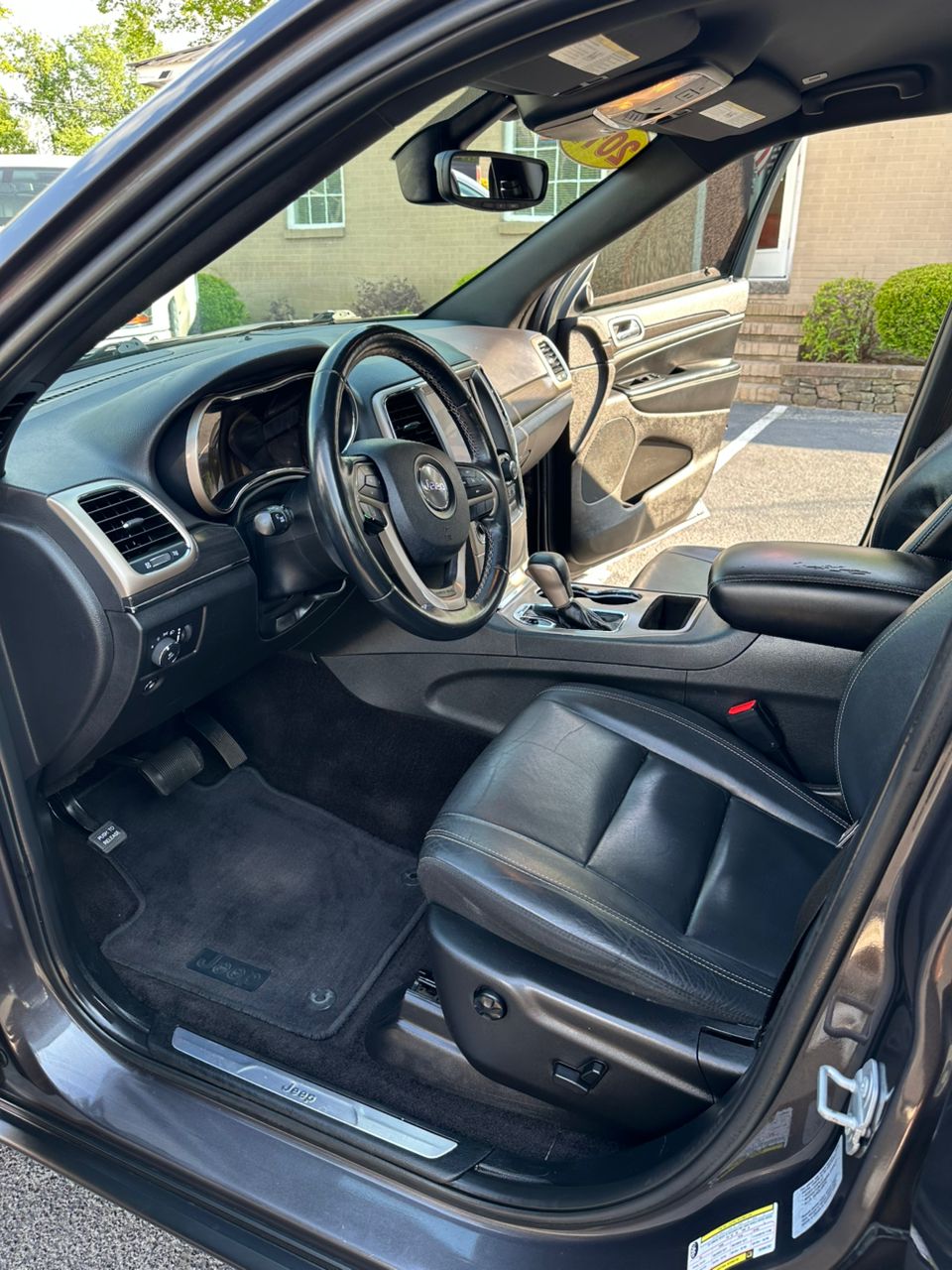 
								Jeep Grand Cherokee Limite 2017 Gray full									