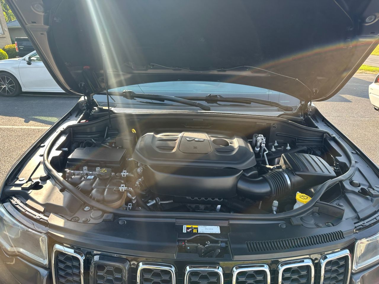 
								Jeep Grand Cherokee Limite 2017 Gray full									