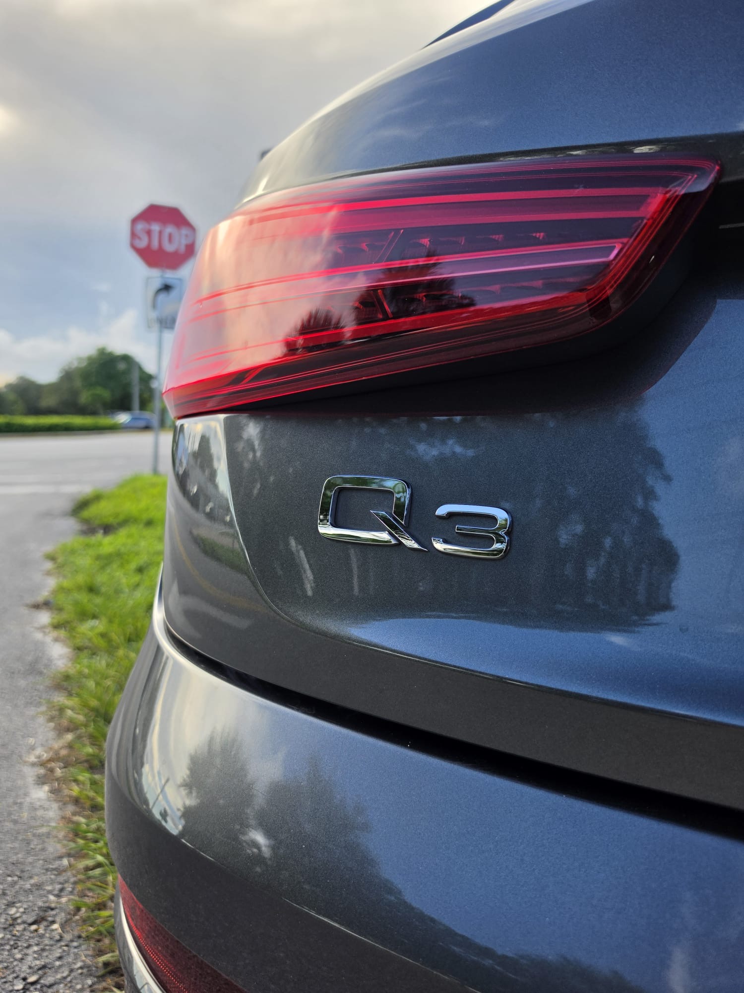 
								Audi Q3 Premium Plus 2018 Silver full									