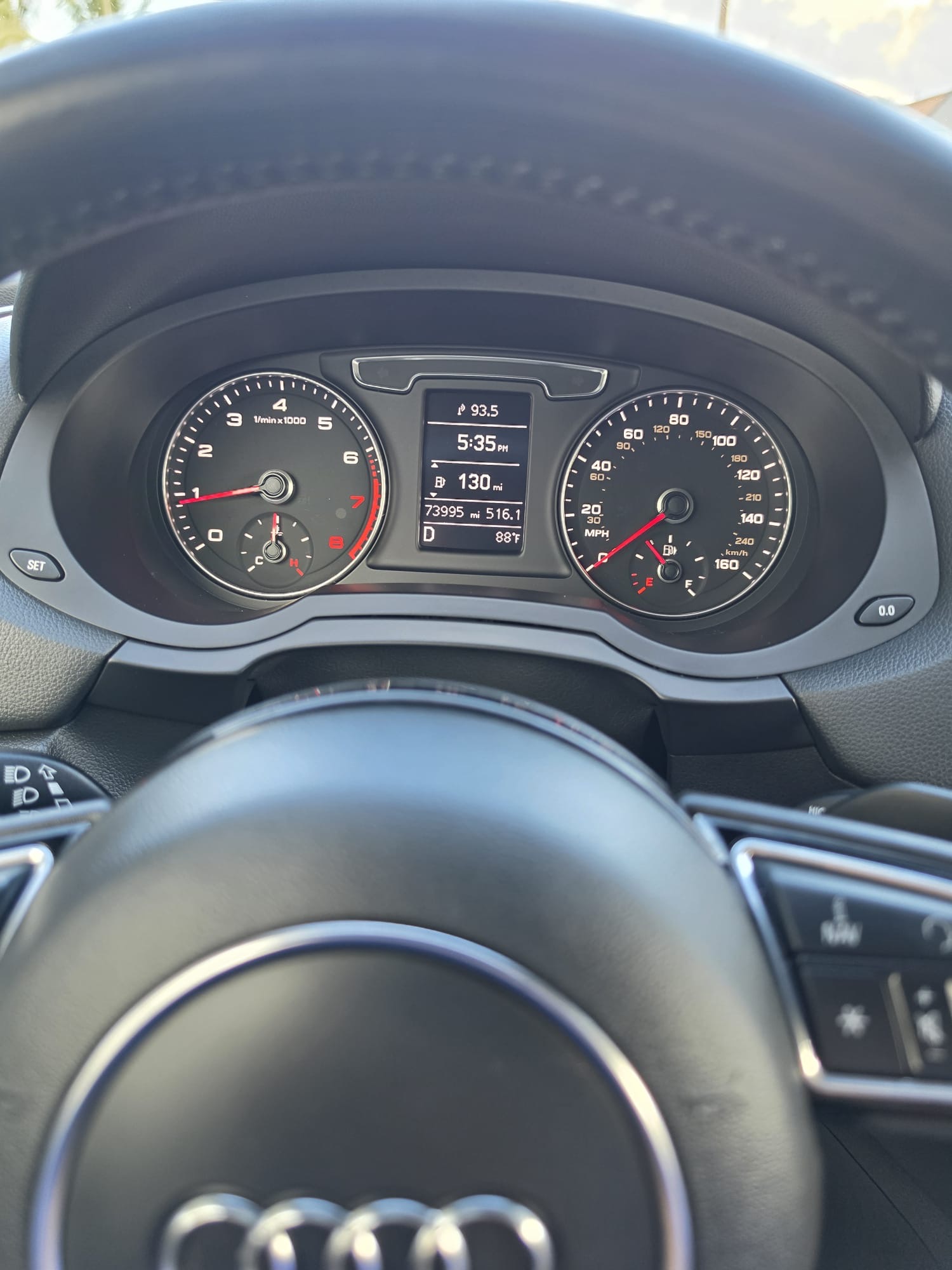 
								Audi Q3 Premium Plus 2018 Silver full									