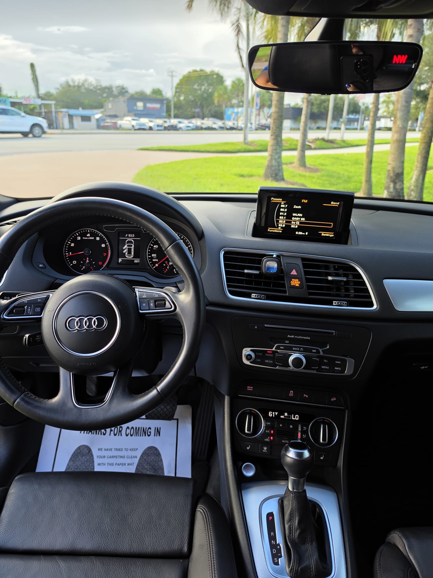 
								Audi Q3 Premium Plus 2018 Silver full									