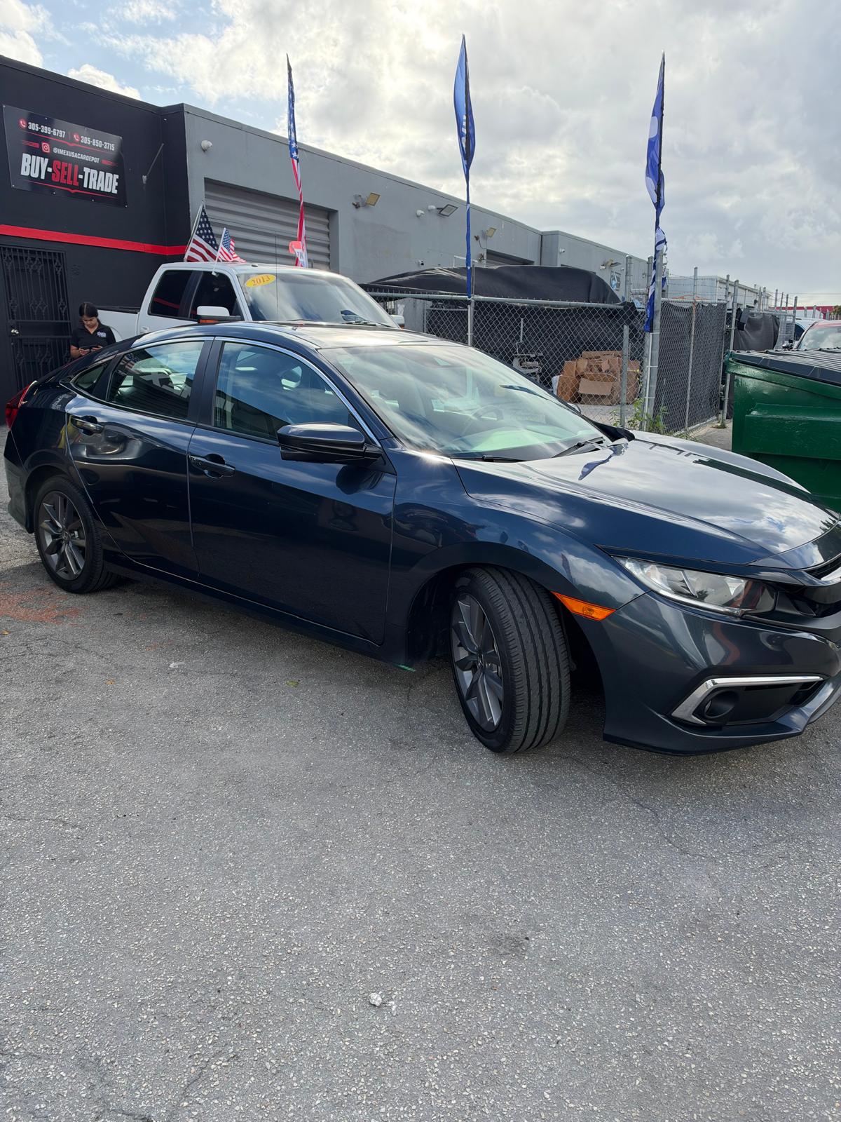 
								Honda Civic EX-L Gray 2019 full									