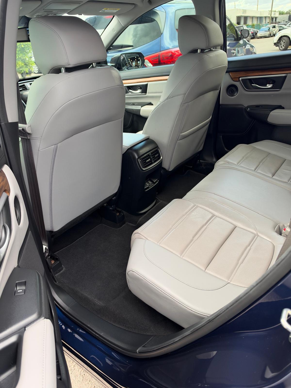 
								Honda CR-V Touring Sport 2017 Blue full									