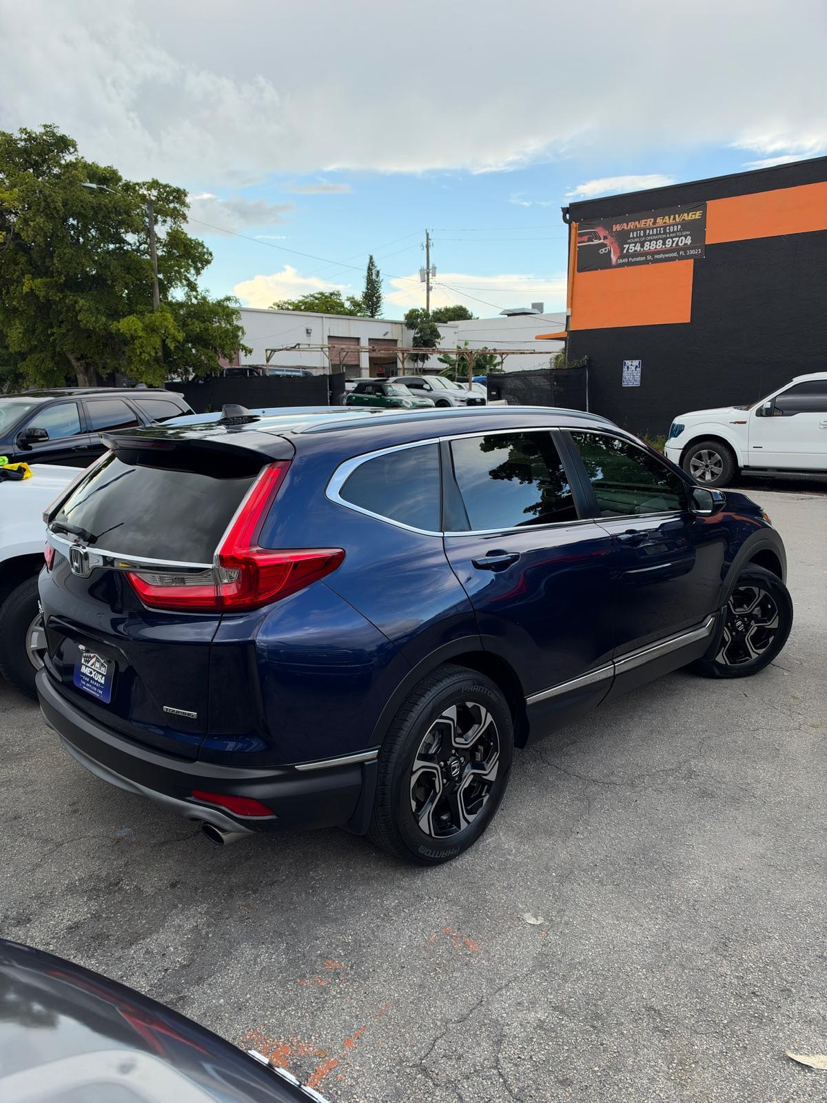 
								Honda CR-V Touring Sport 2017 Blue full									