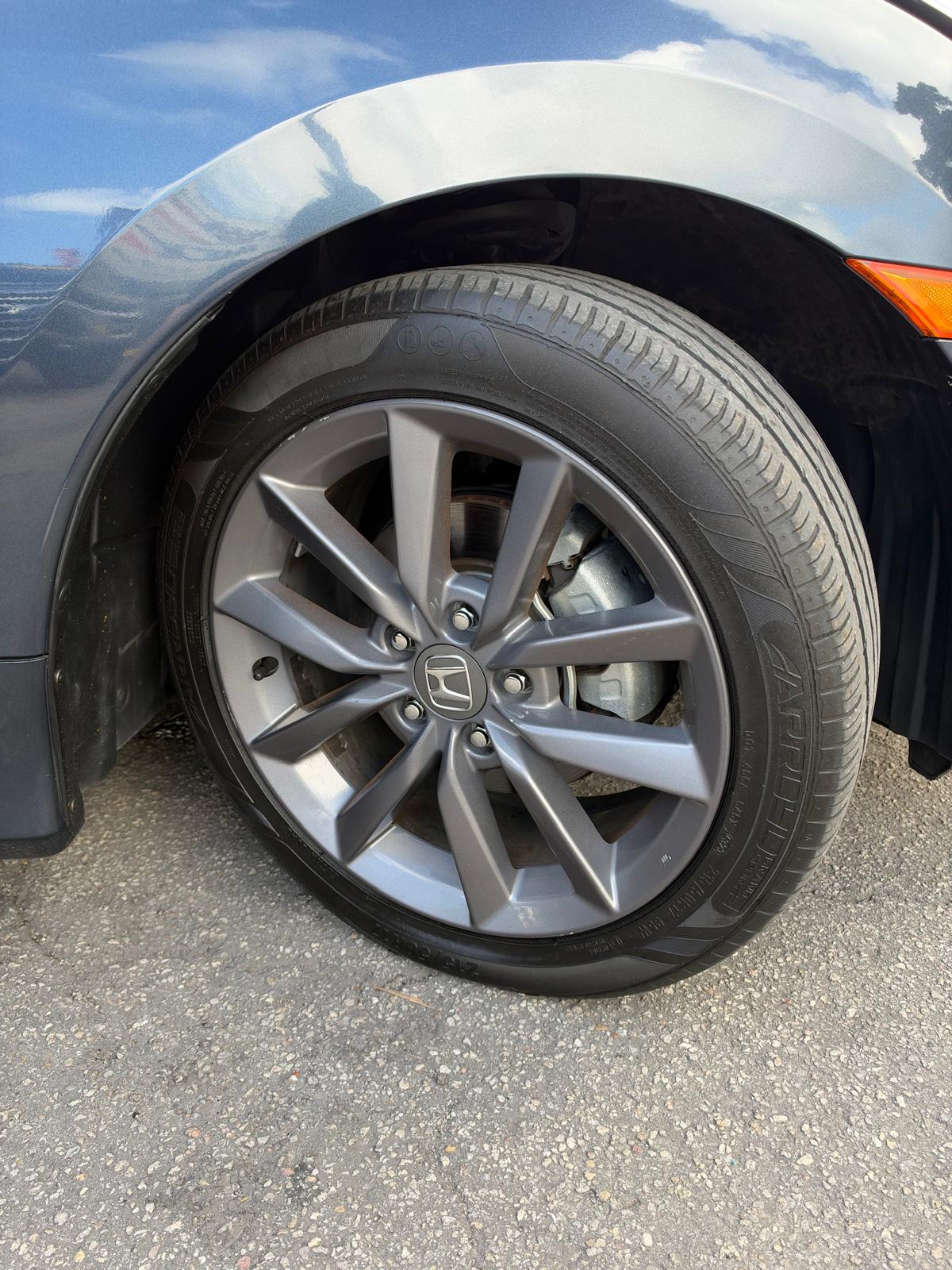 
								Honda Civic EX-L Gray 2019 full									