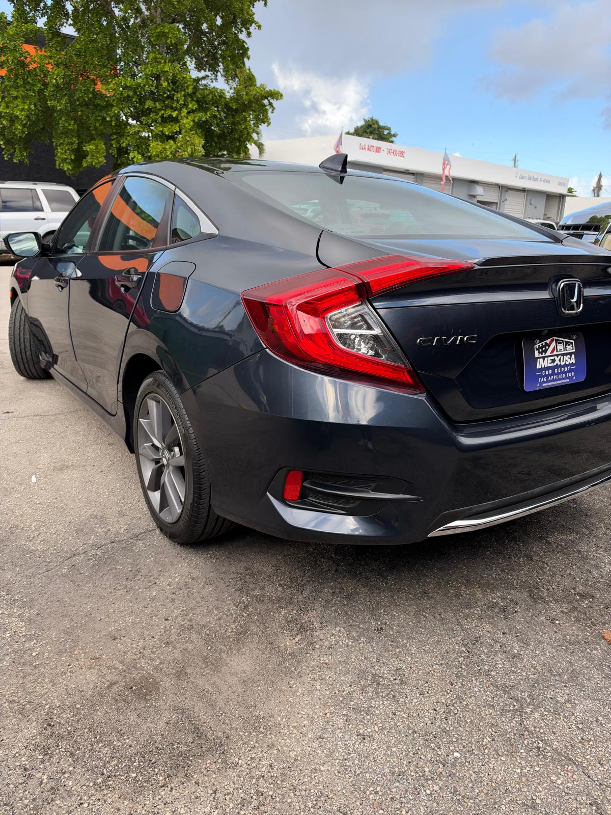 
								Honda Civic EX-L Gray 2019 full									