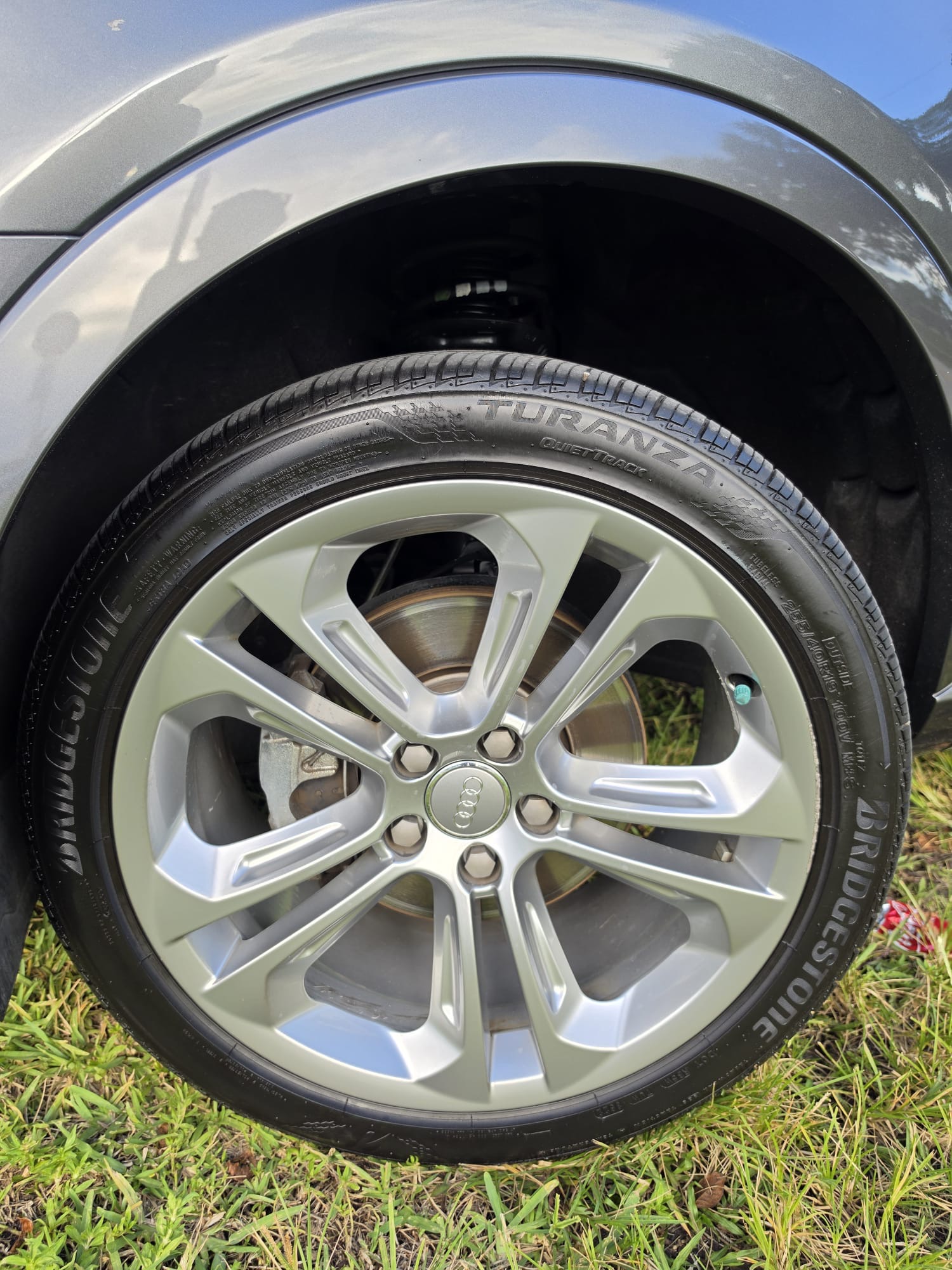 
								Audi Q3 Premium Plus 2018 Silver full									