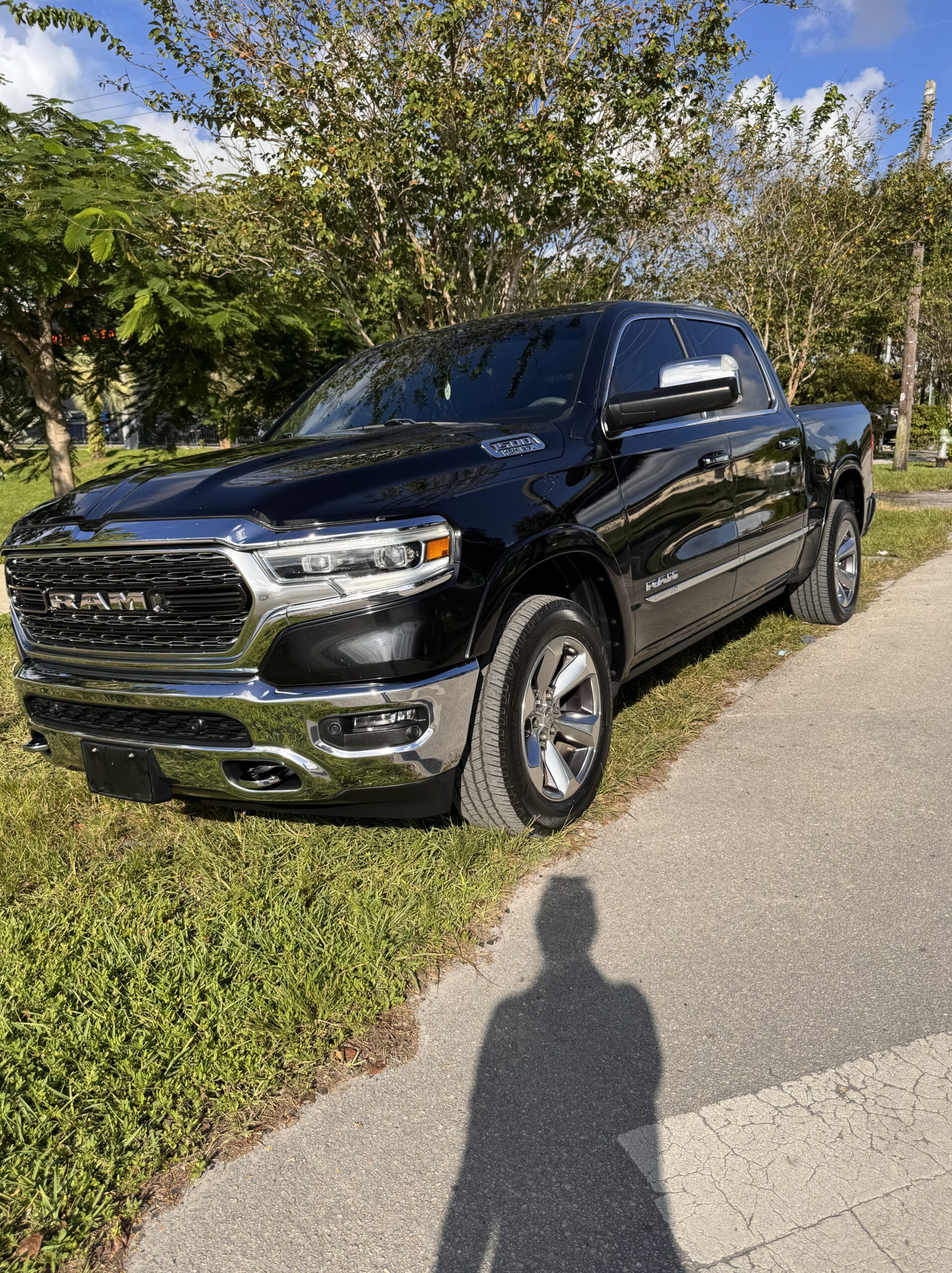 
								Ram 1500 Crew Cab Limited Pick-up V8 2019 full									