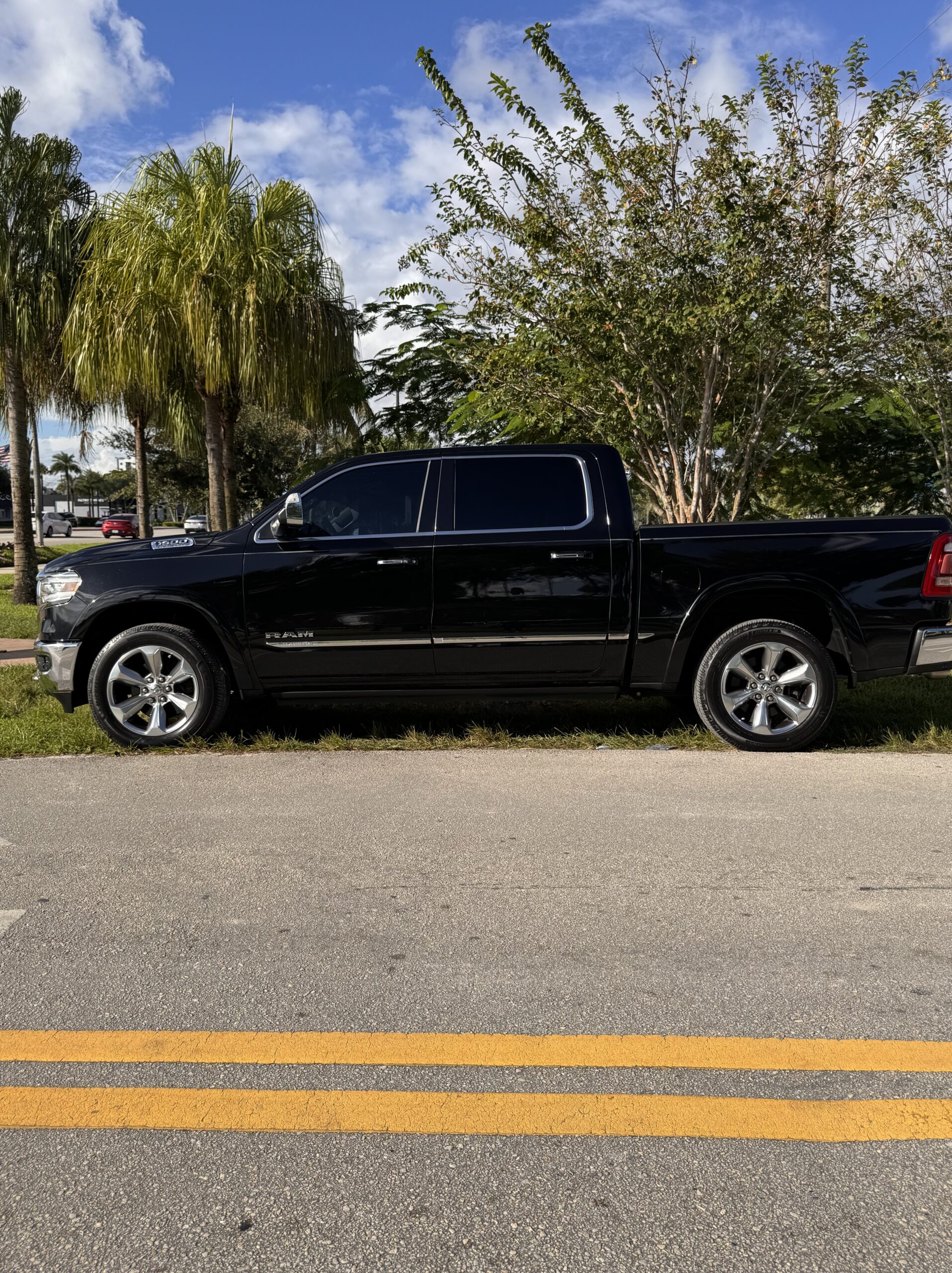 
								Ram 1500 Crew Cab Limited Pick-up V8 2019 full									