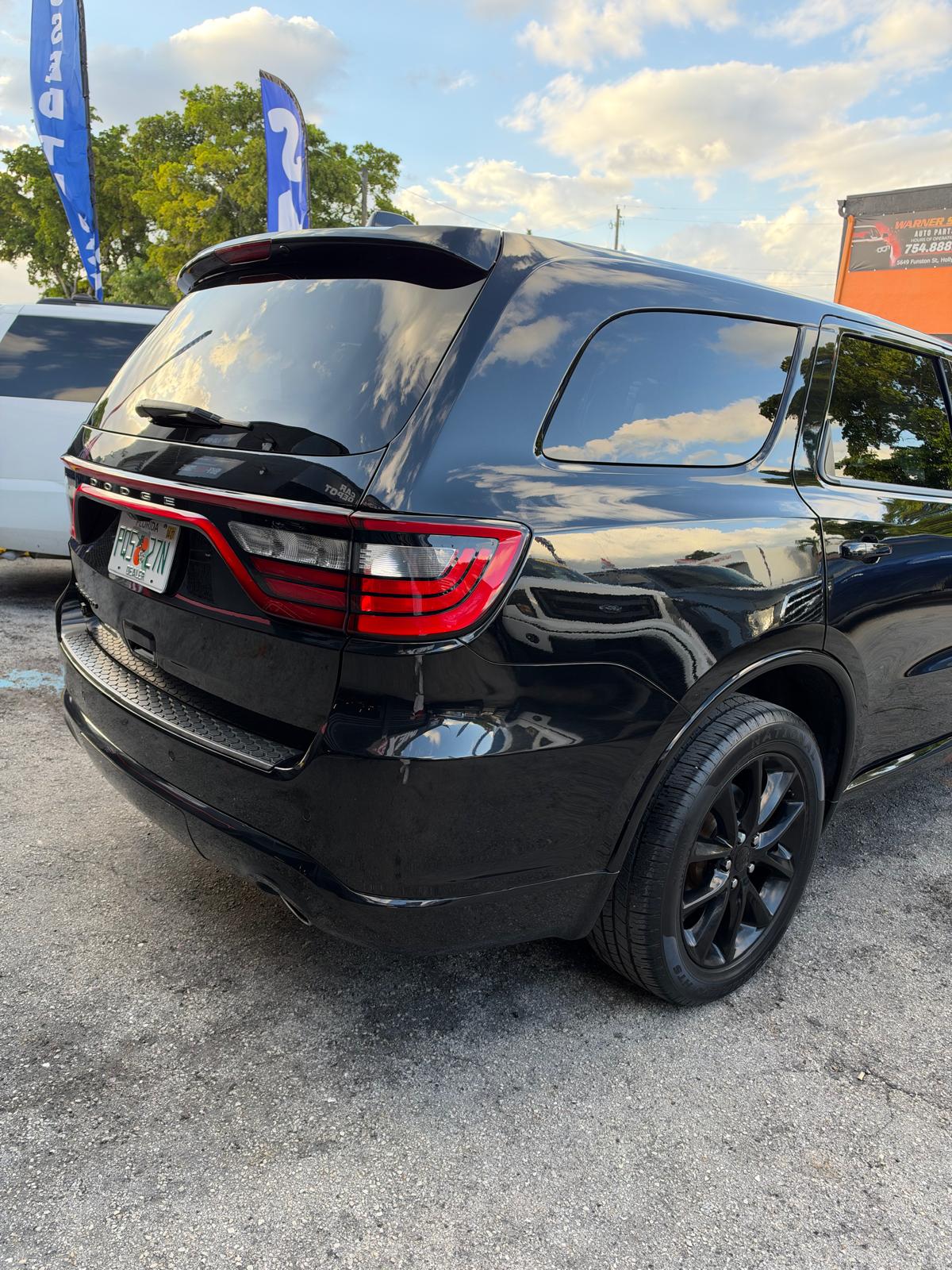 
								Dodge Durango SXT 2018 Black full									