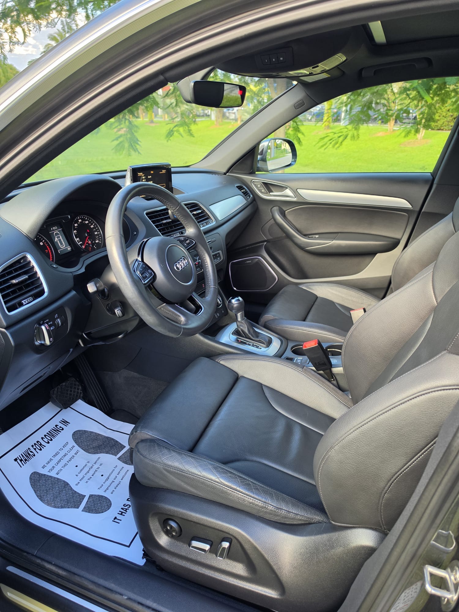 
								Audi Q3 Premium Plus 2018 Silver full									