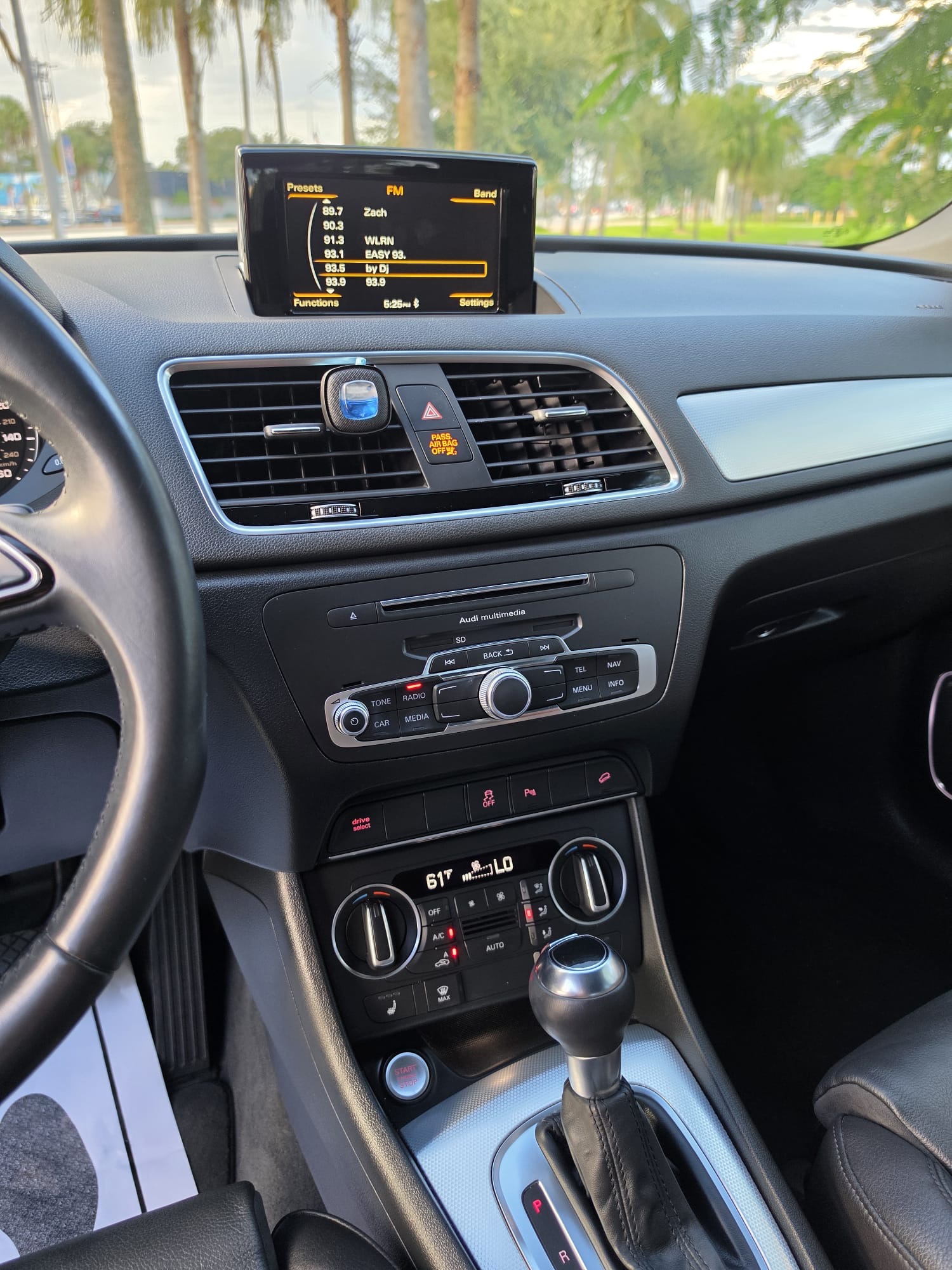 
								Audi Q3 Premium Plus 2018 Silver full									