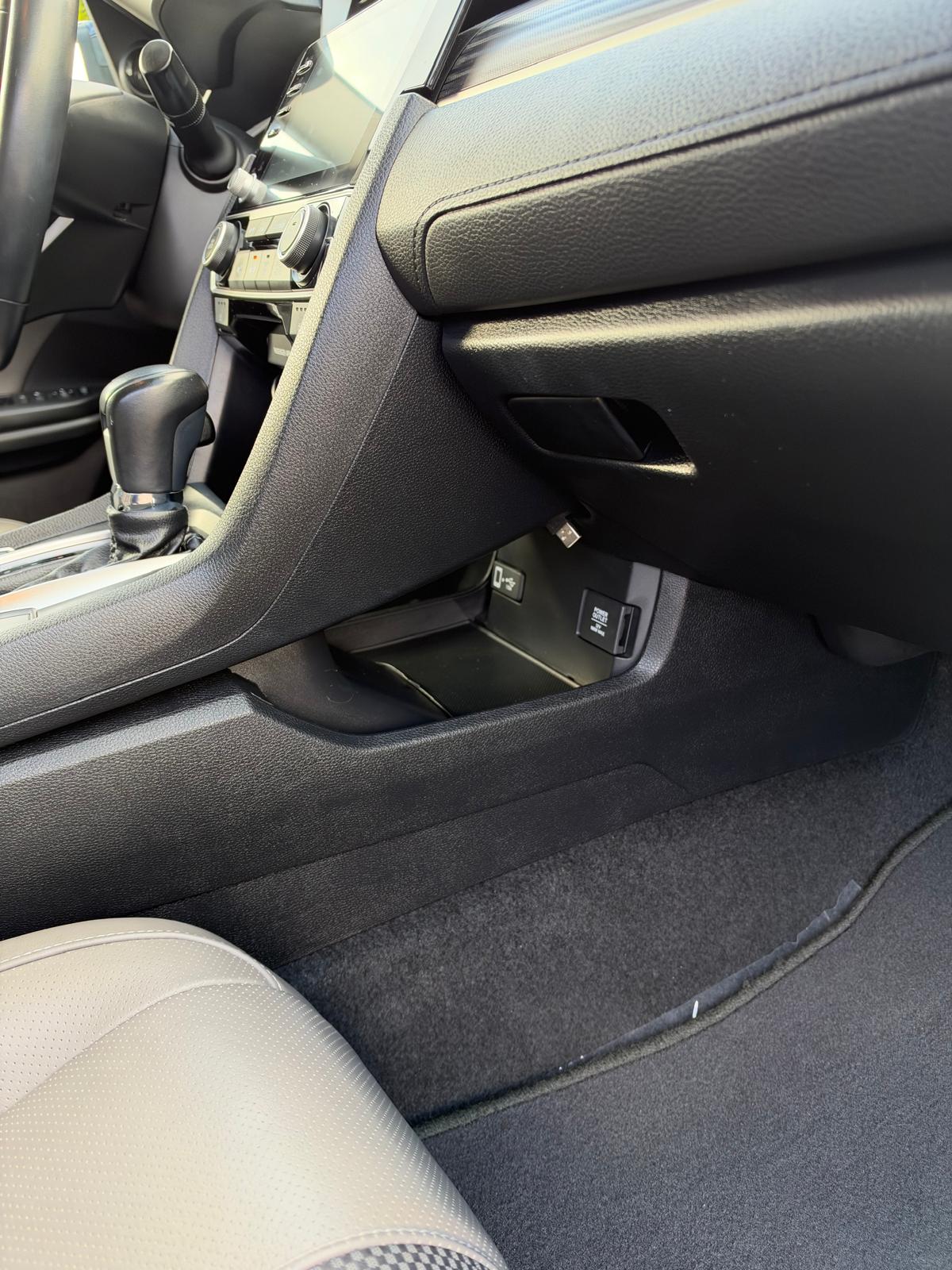 
								Honda Civic EX-L Gray 2019 full									